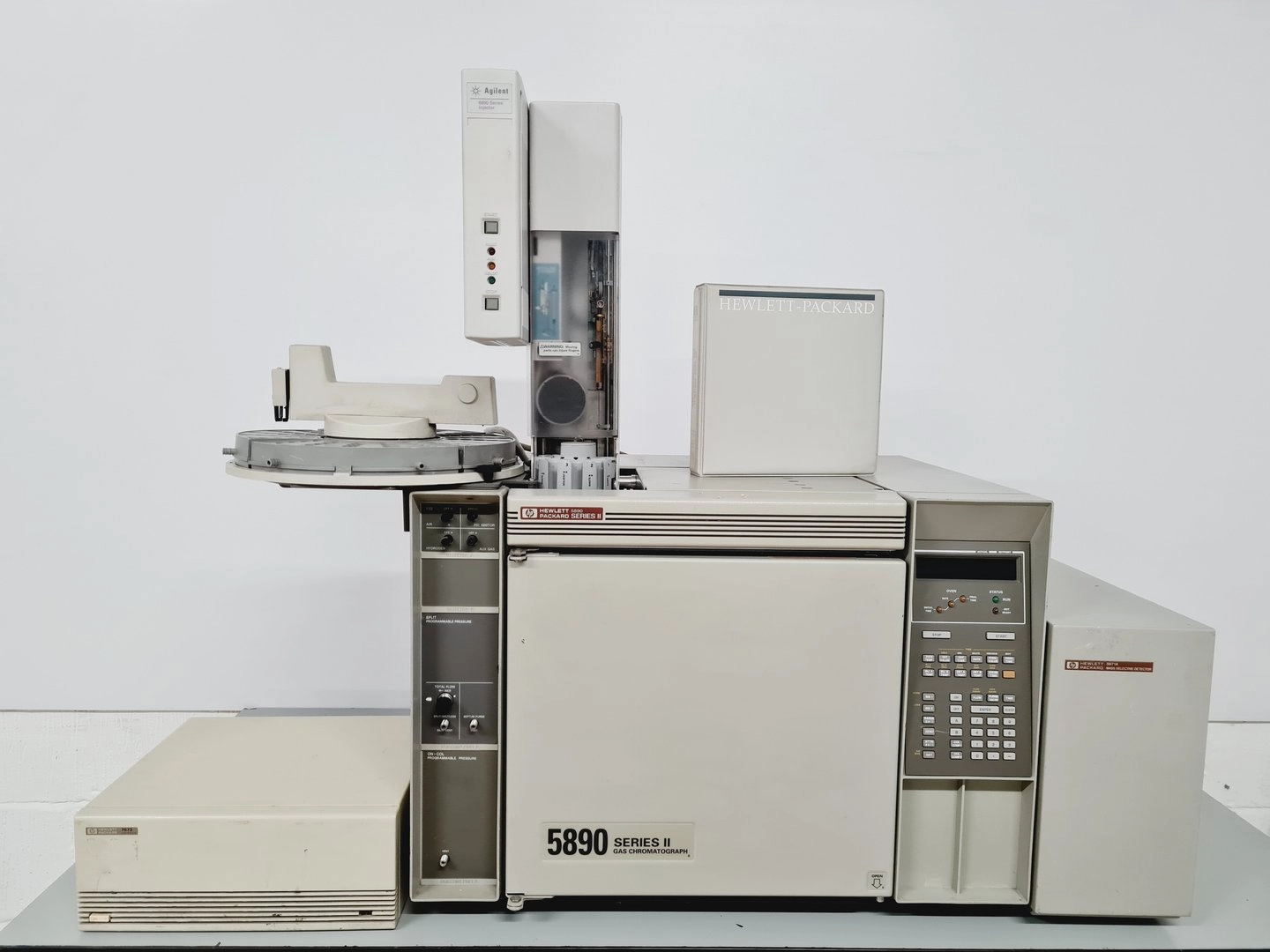 Hewlett Packard 5890 Series II Gas Chromatograph Lab