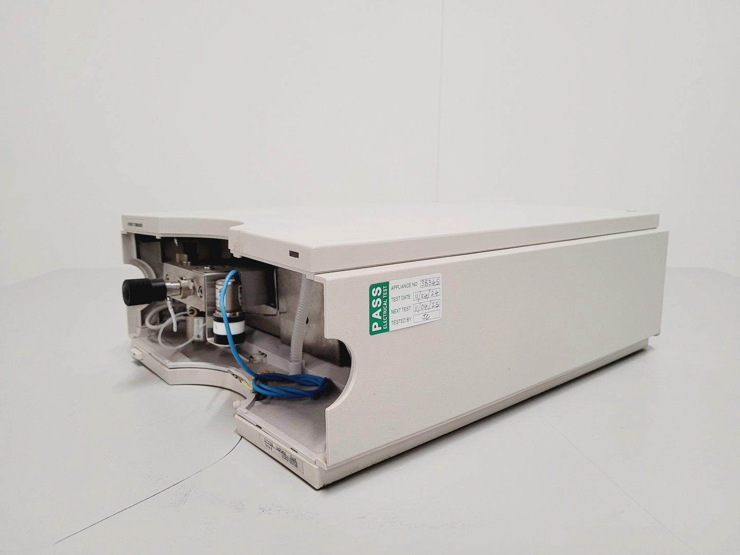 Hewlett Packard Cohesive Technologies 1100 Series G1310A Isocratic Pump Lab