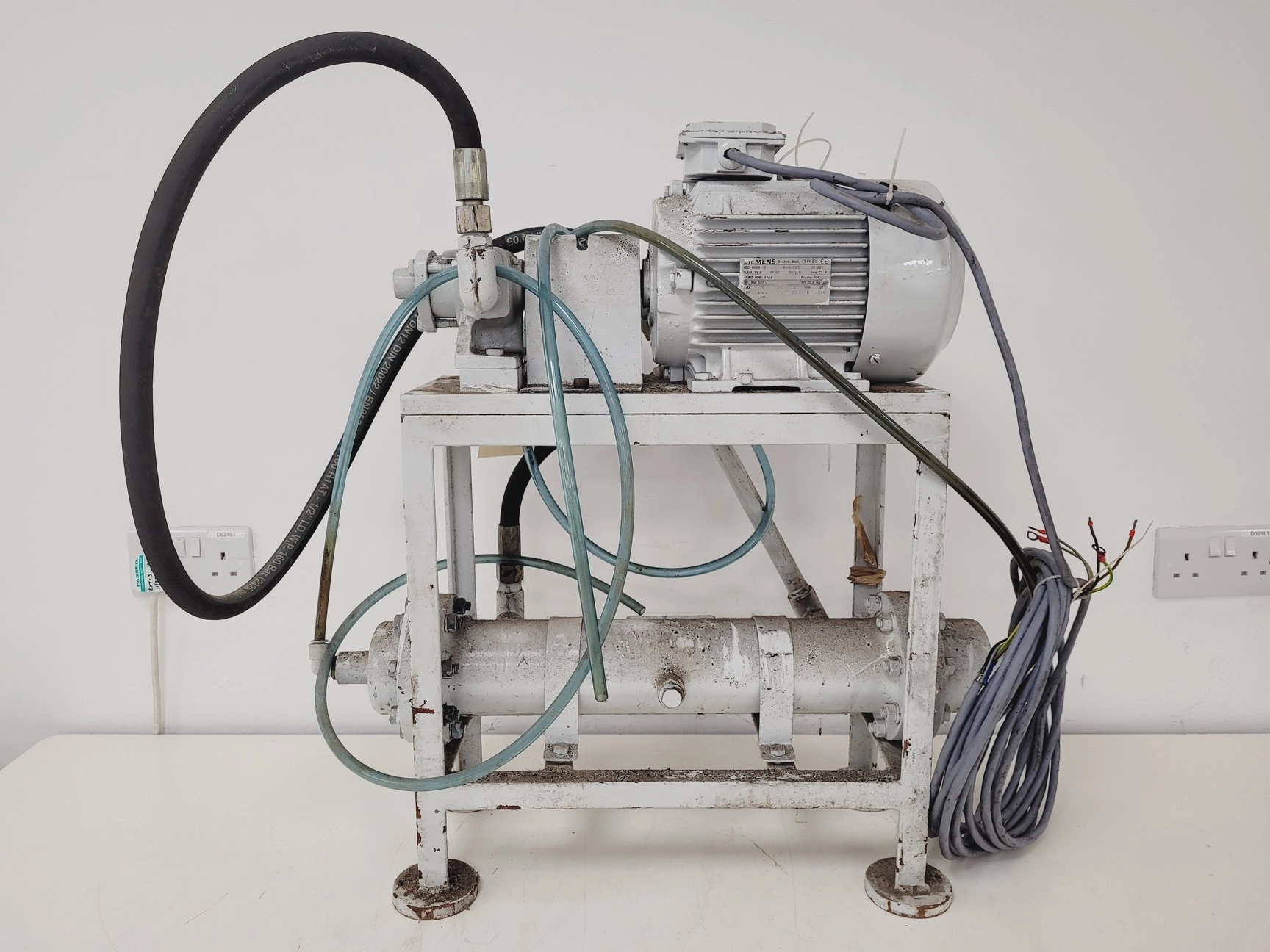 Siemens  IEC-60034-1 Pump with Heat Exchanger