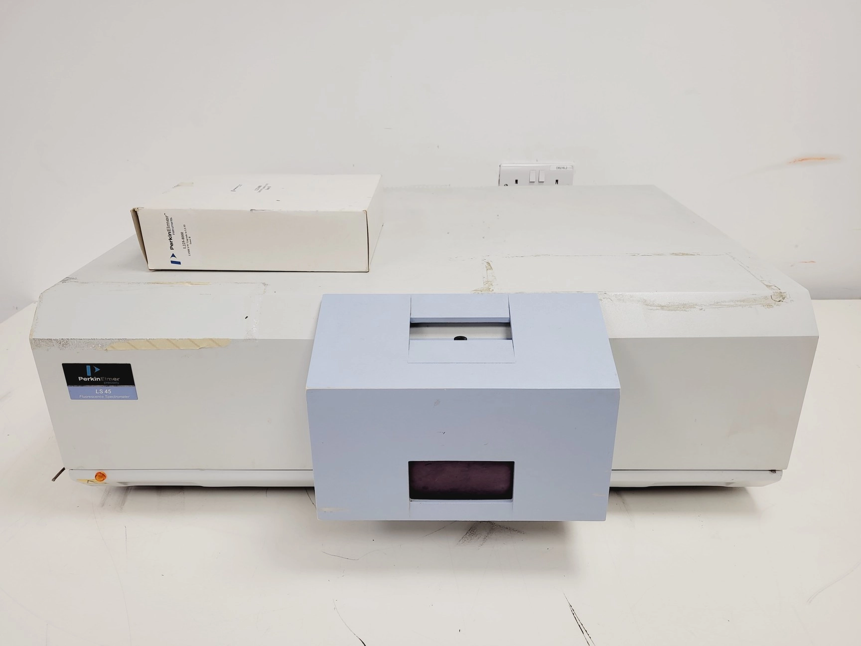 Perkin Elmer Fluorescence Spectrometer  Model - LS 45 Lab