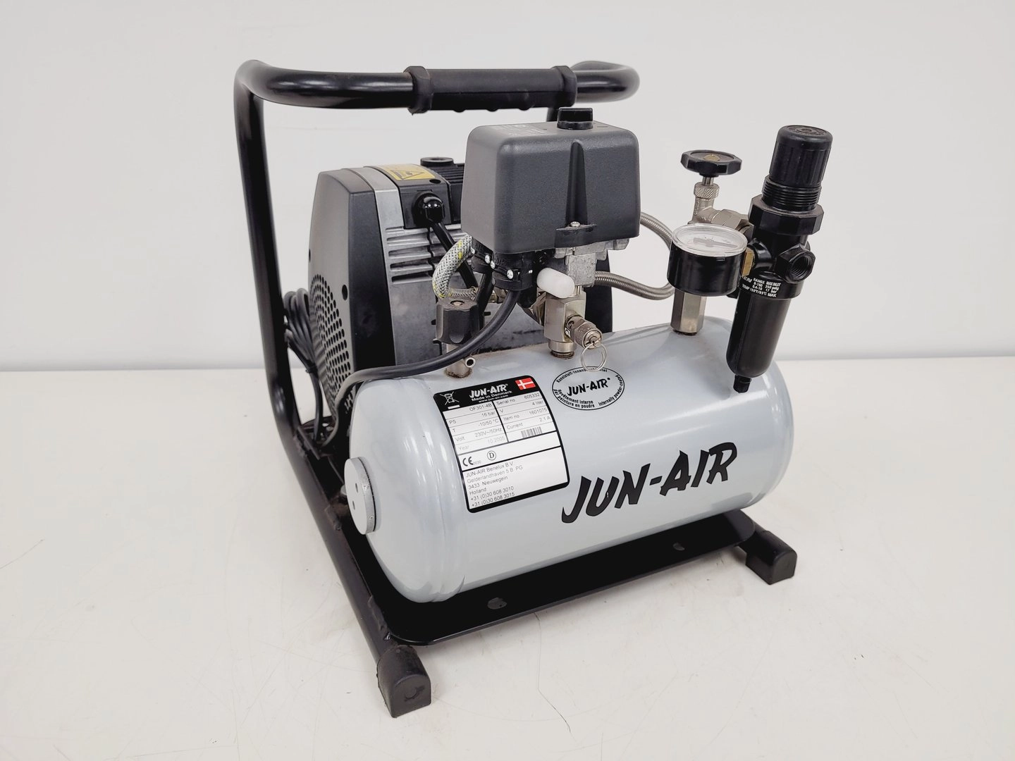 Jun-Air Oiless Piston Air Compressor OF301-4B Lab