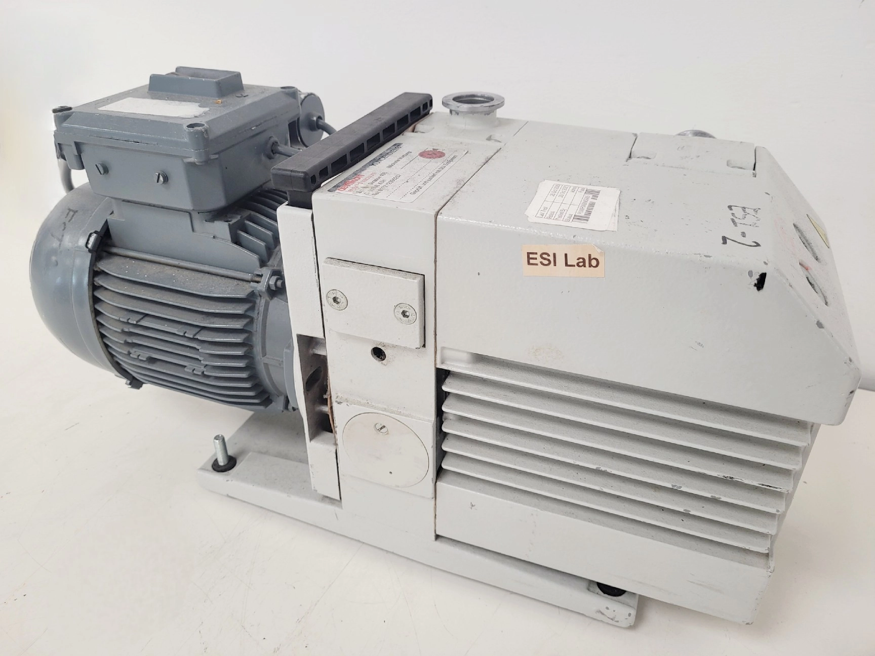 Leybold Vakuum Trivac D16B Rotary Vane Vacuum Pump