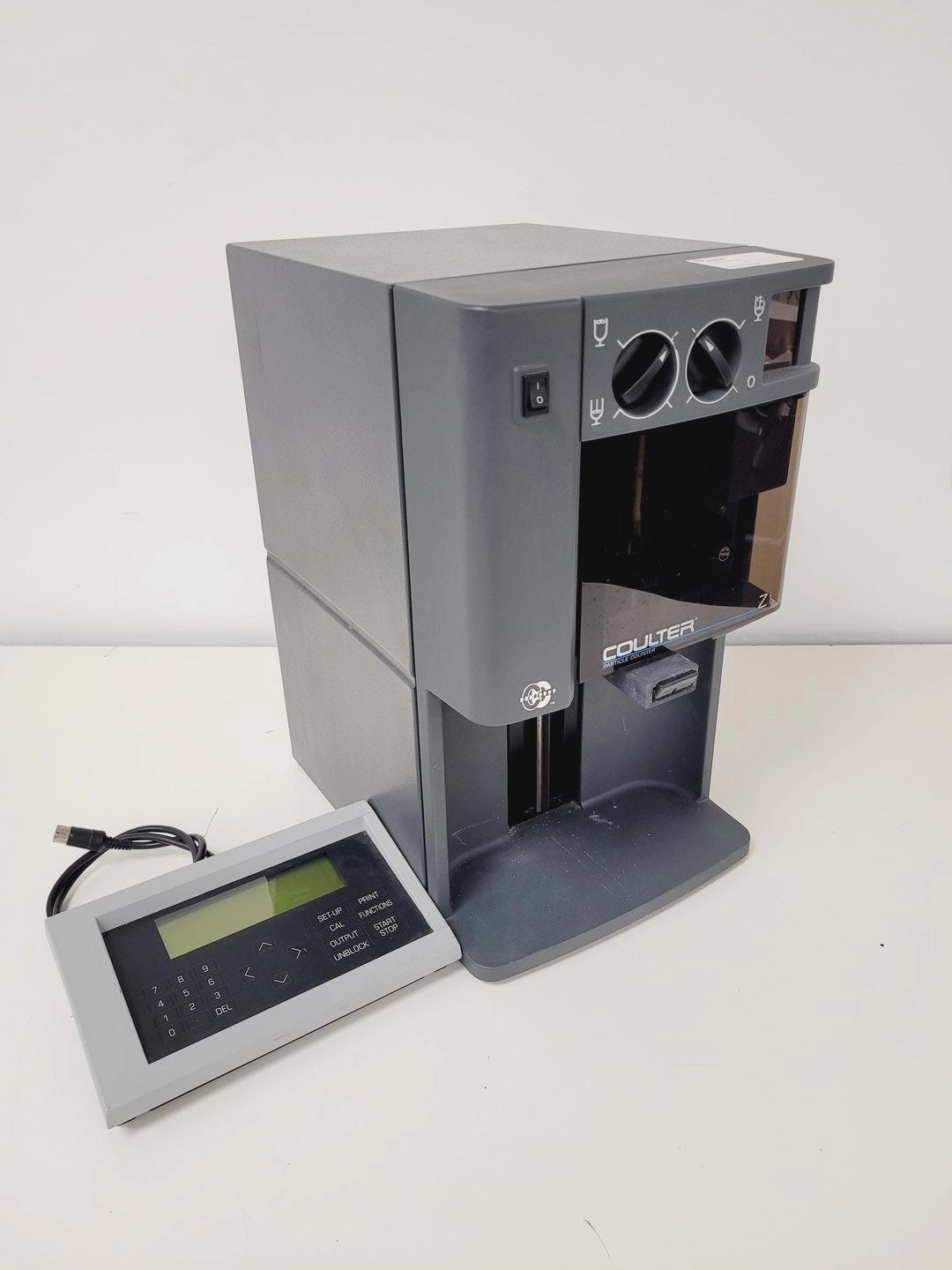 Beckman Coulter Z1 Particle Counter with Controller Lab