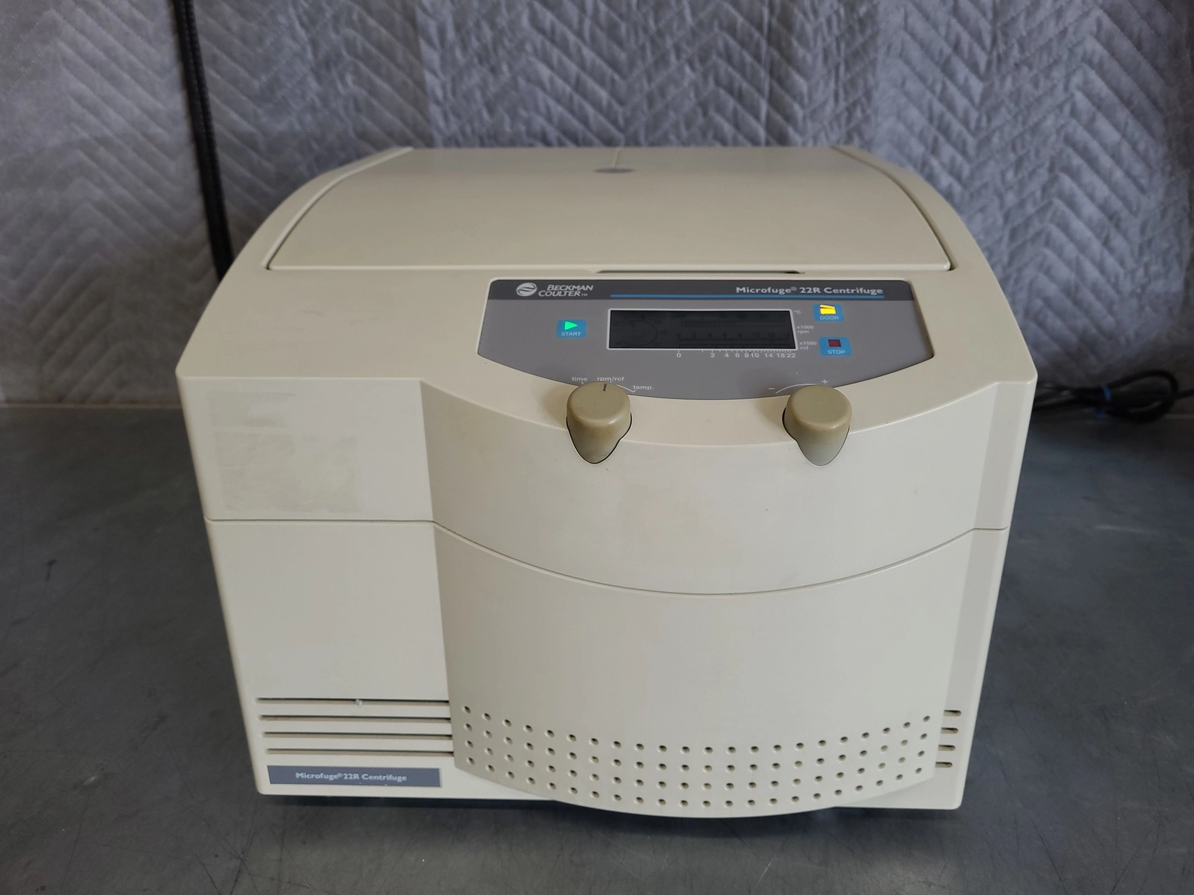 Beckman Microfuge 22R Refrigerated Centrifuge with F241.5P 14000rpm Rotor Lab