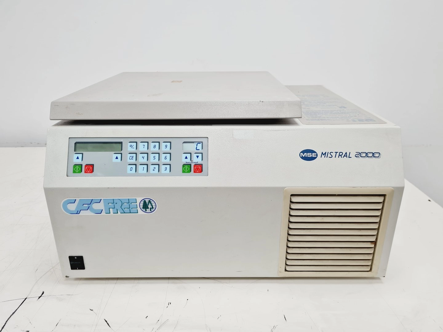 Sanyo MSE Mistral 2000R Benchtop Refrigerated 4500rpm Centrifuge Lab