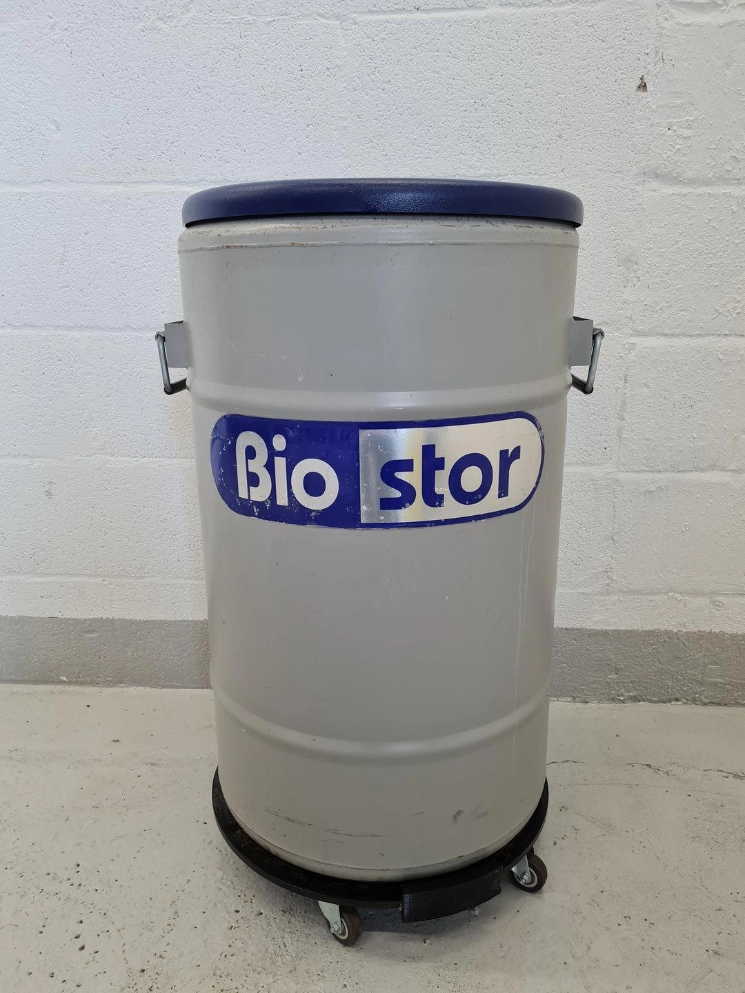 Statebourne Crogenics biostor 5 Liquid Nitrogen Dewar Storage Tank