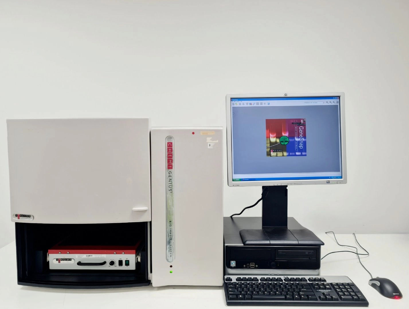 Syngene Chemi Genius 2 BIO Imaging System with PC &amp; GeneSnap Software