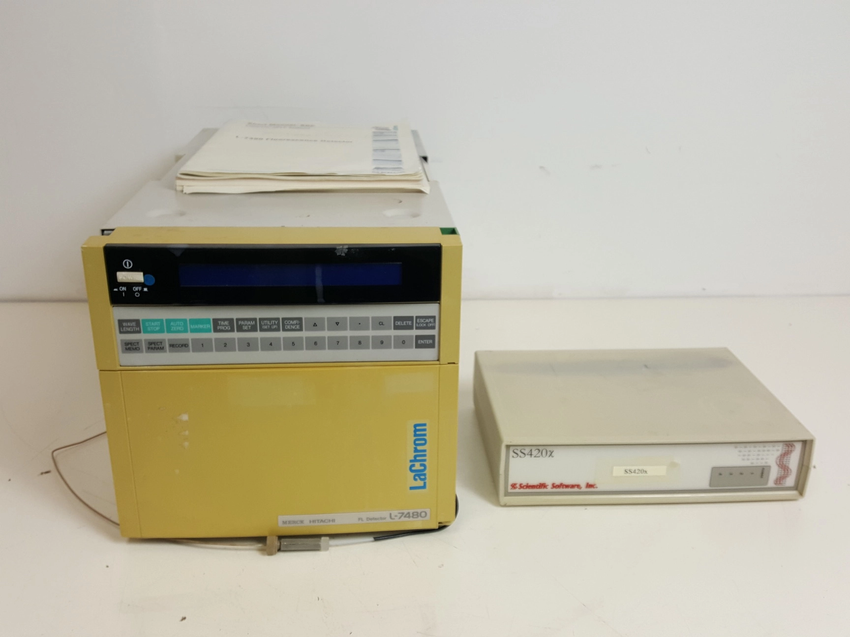 Merck Hitachi L-7480 Fluorescence Detector &amp; Software SS420x Interface Unit