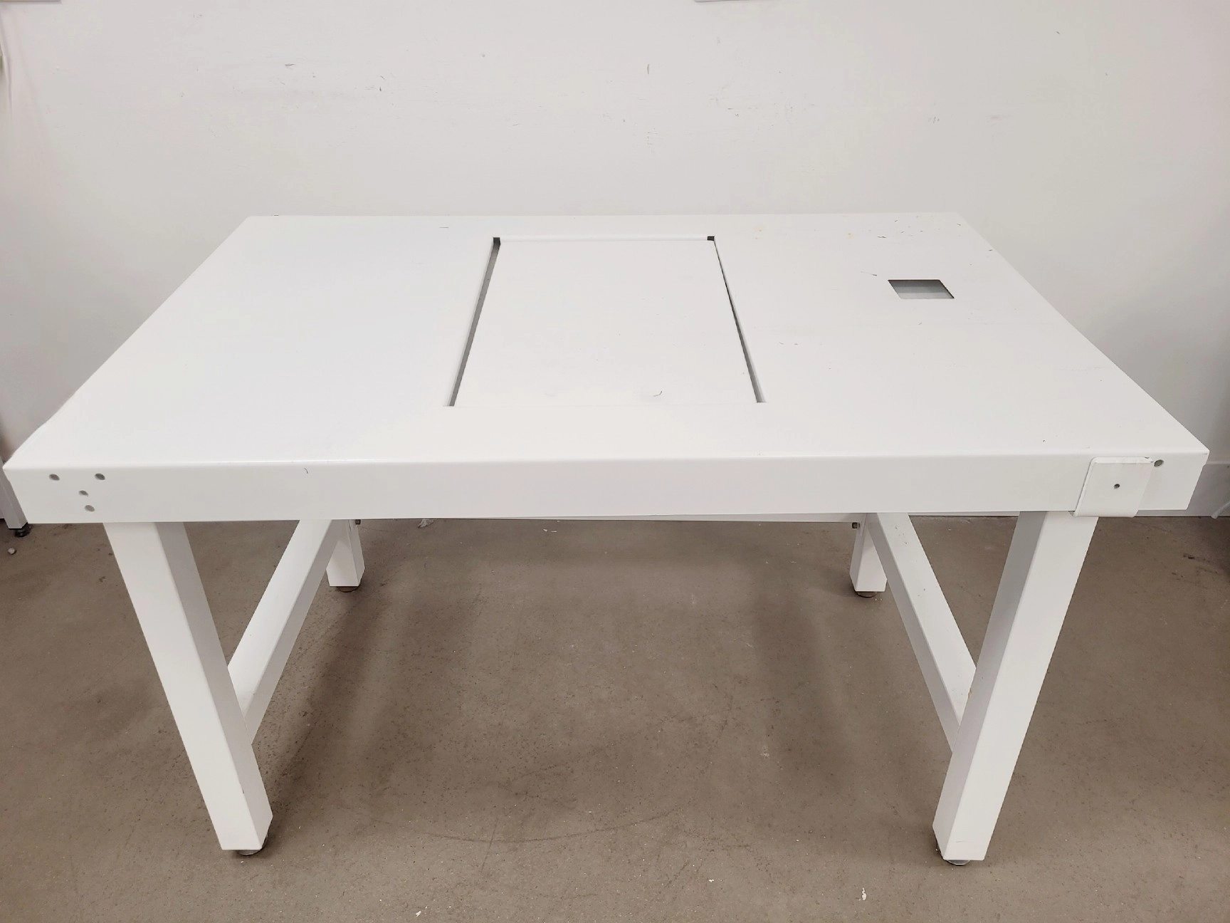 Laboratory Isolation Table - White Lab