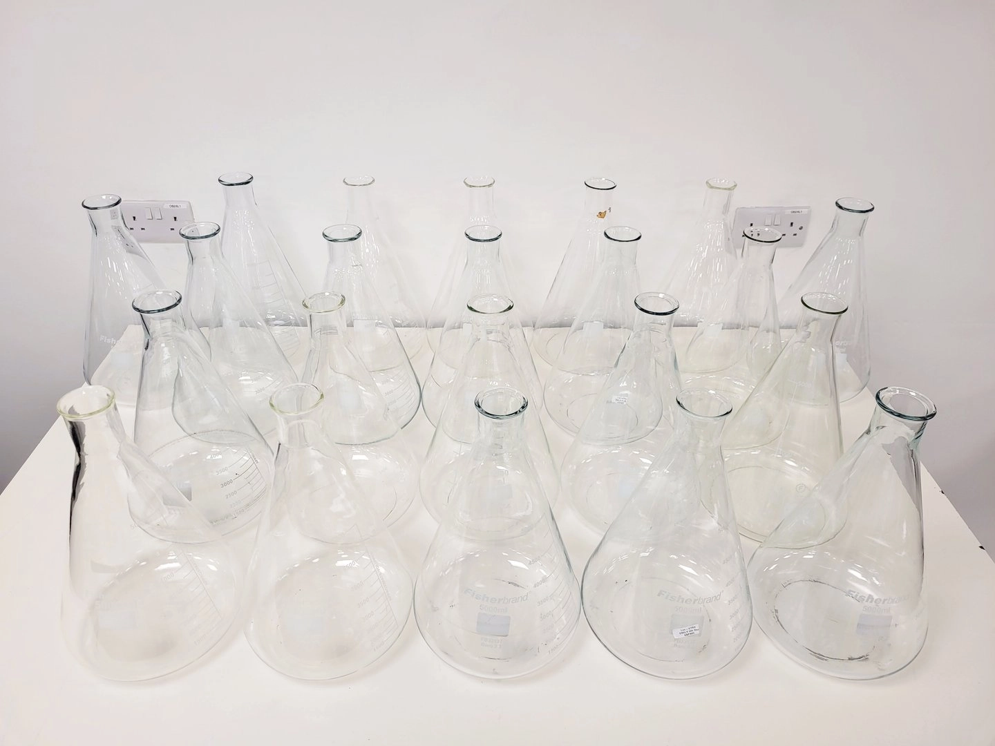 21 x Fisherbrand 5000ml Conical Flasks FB33137 Lab