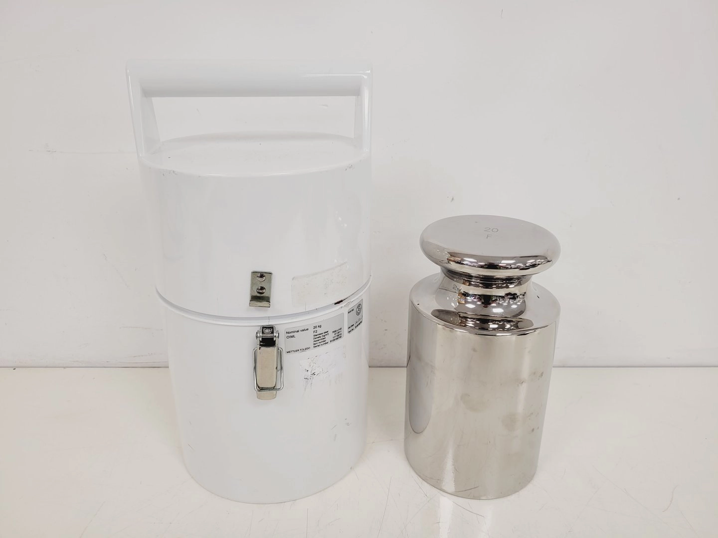 Mettler Toledo F2 Class 20KG Calibration Weight 11118212 Lab