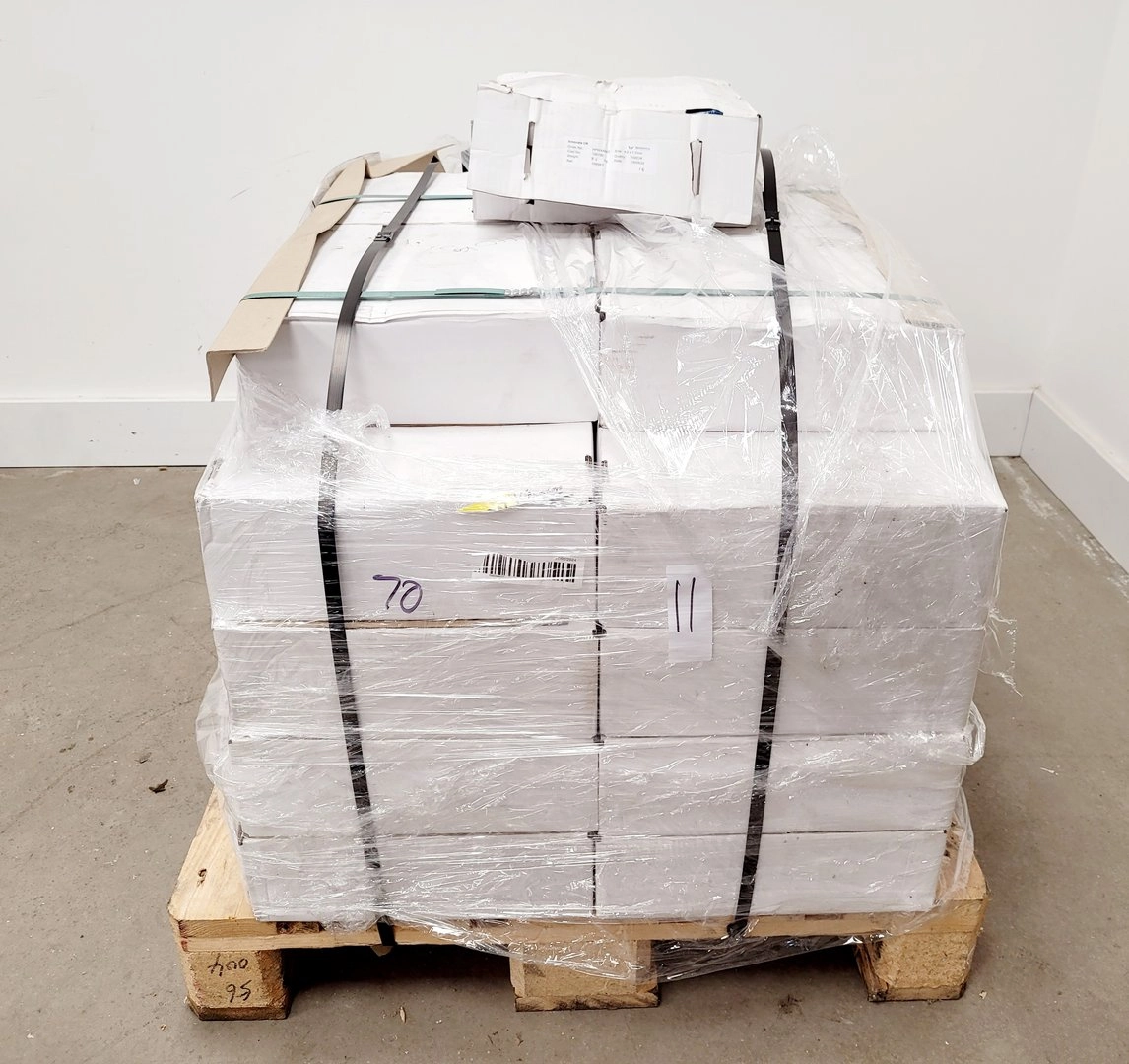 Job Lot of 33 Boxes of WintWire Welding Wire Size - 4.0 x 1.7mm