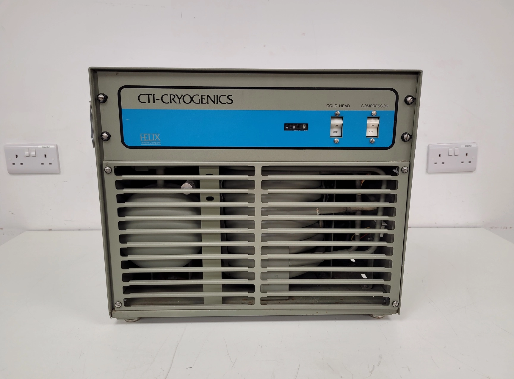 Helix CTI-Cryogenics Compressor  Model: SCW  Part no: 8032211 Lab Spares/Repairs