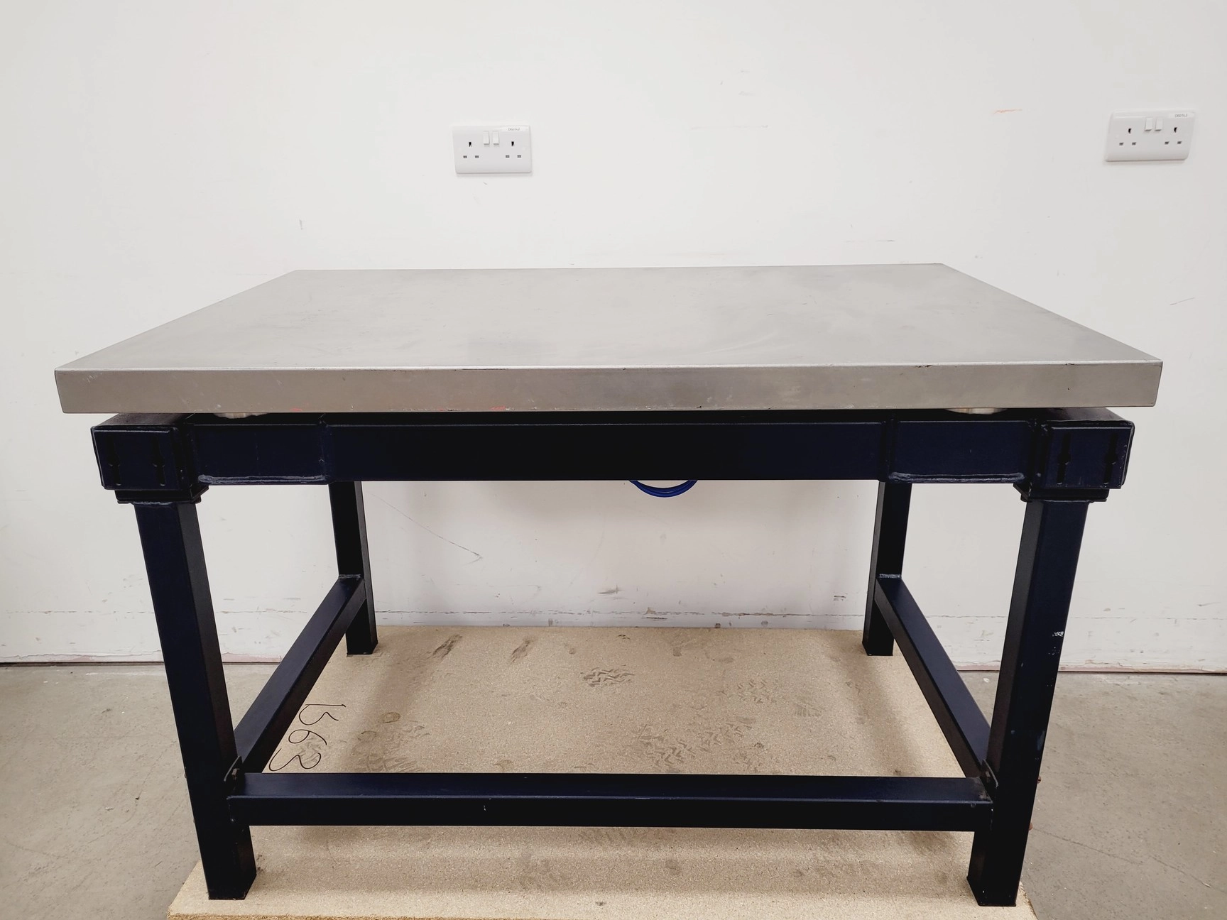 Vibration Isolation Laboratory Optics Table 119 x 75cm x 77cm LWH Lab