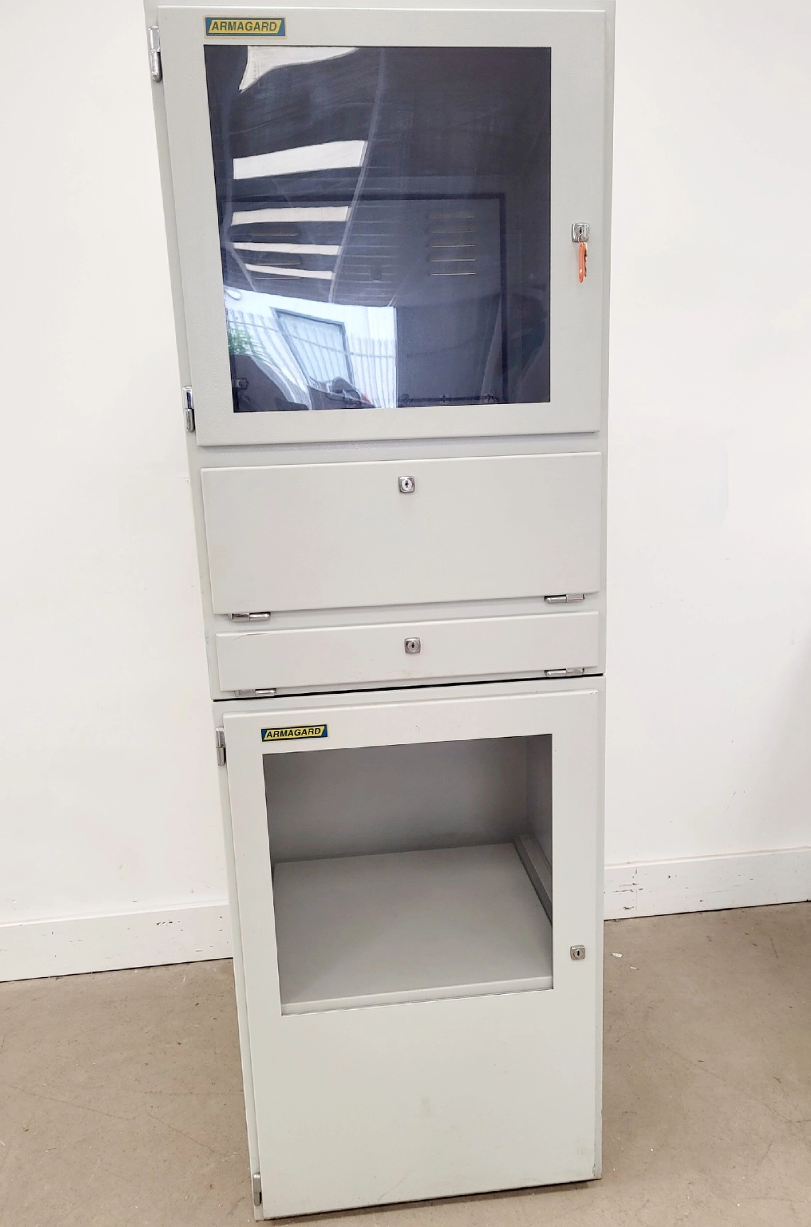 ARMAGARD Industrial Computer Workstation Model 600-910 Lab