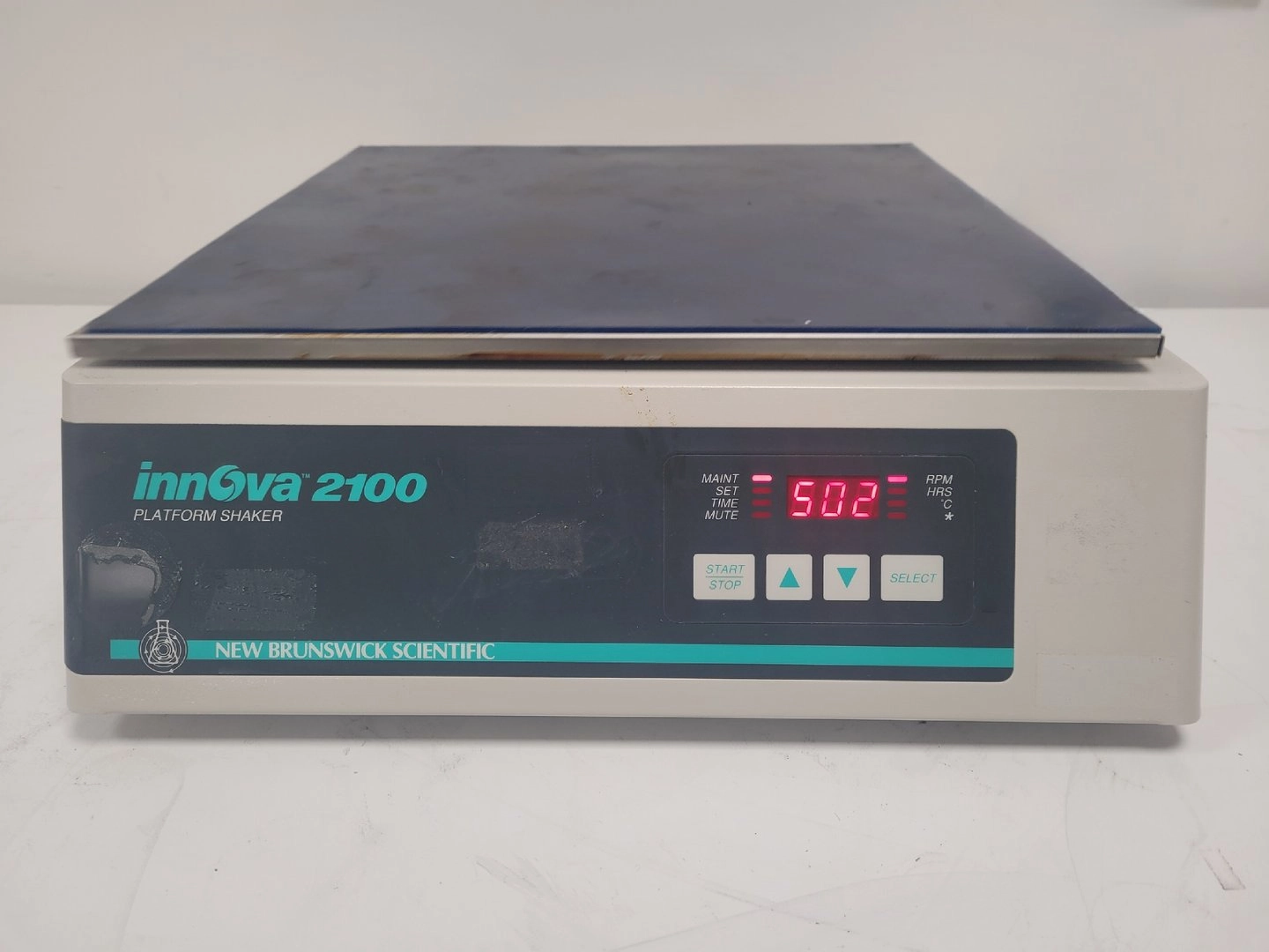 New Brunswick Scientific Model Innova 2100 Laboratory Platform Shaker Lab