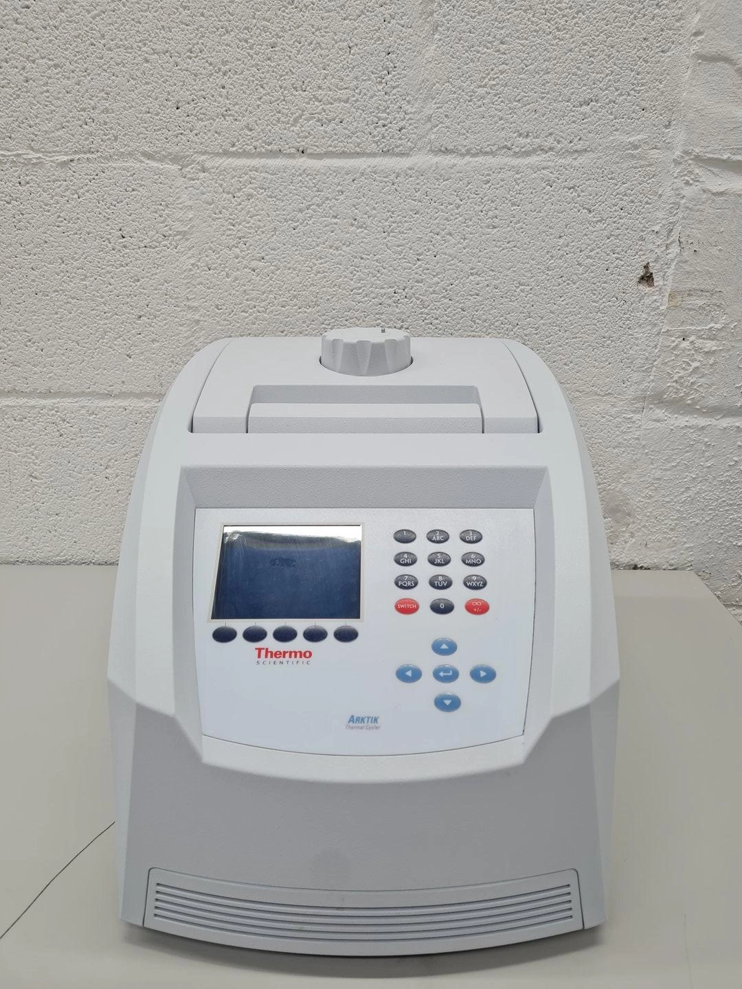 Thermo Scientific ARKTIK Thermal Cycler Type 5020 96 Well Lab