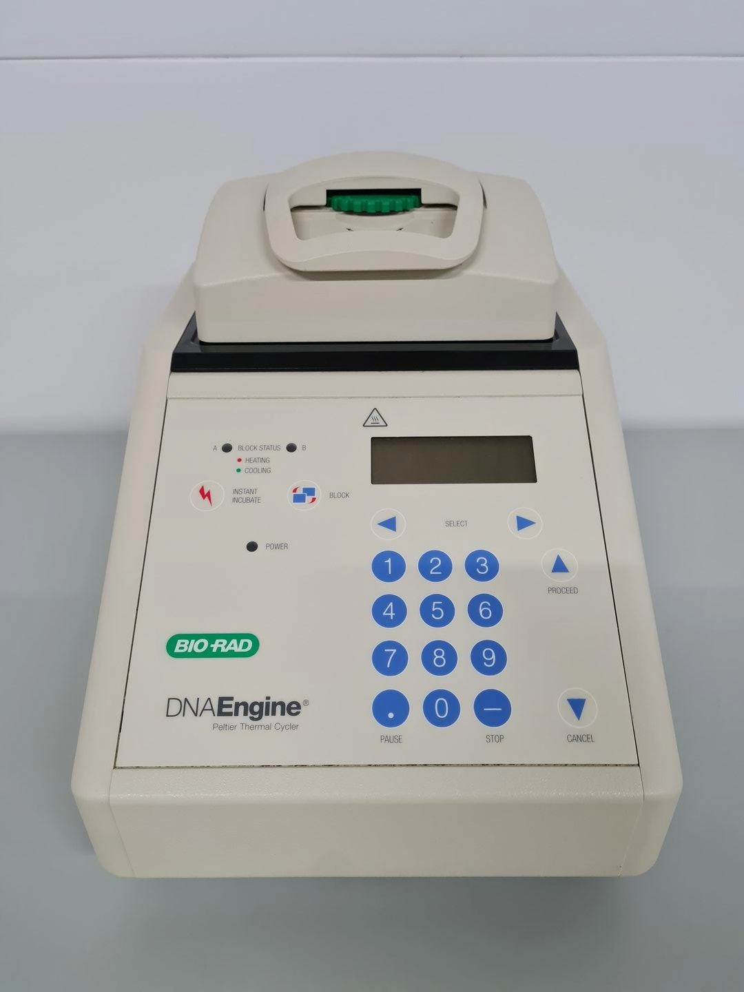 Bio-Rad DNAEngine Peltier Thermal Cycler Model PCT0200 Lab