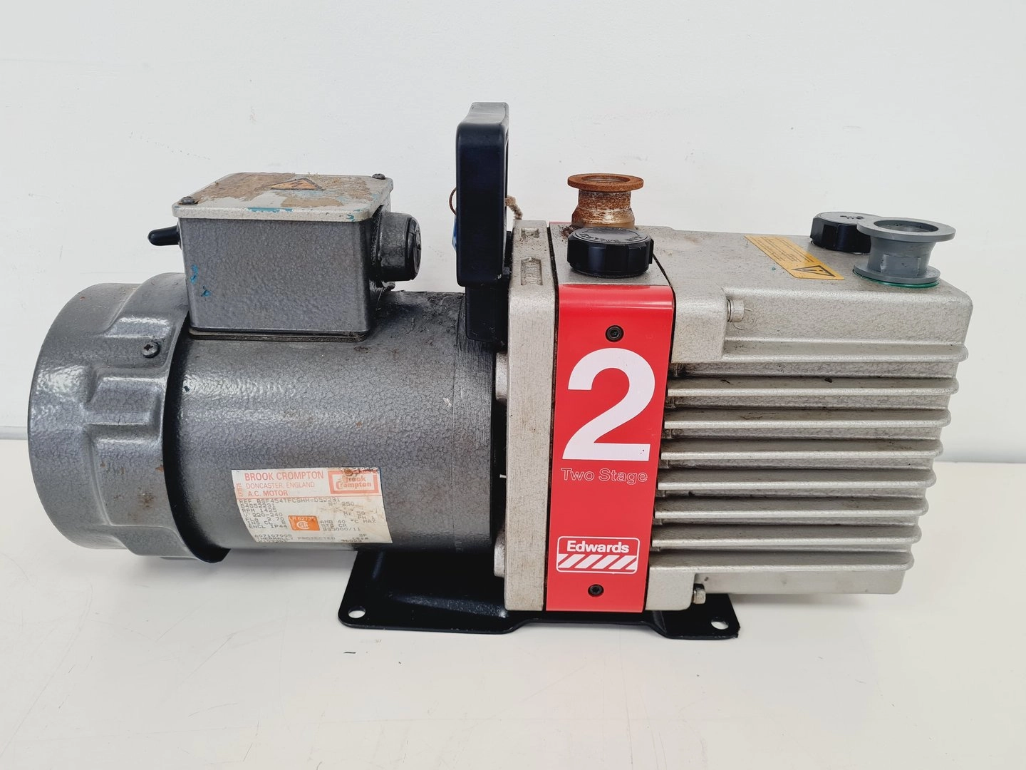 Edwards Model E2M2 Rotary Vane High Vacuum Pump 2 Two stage Lab