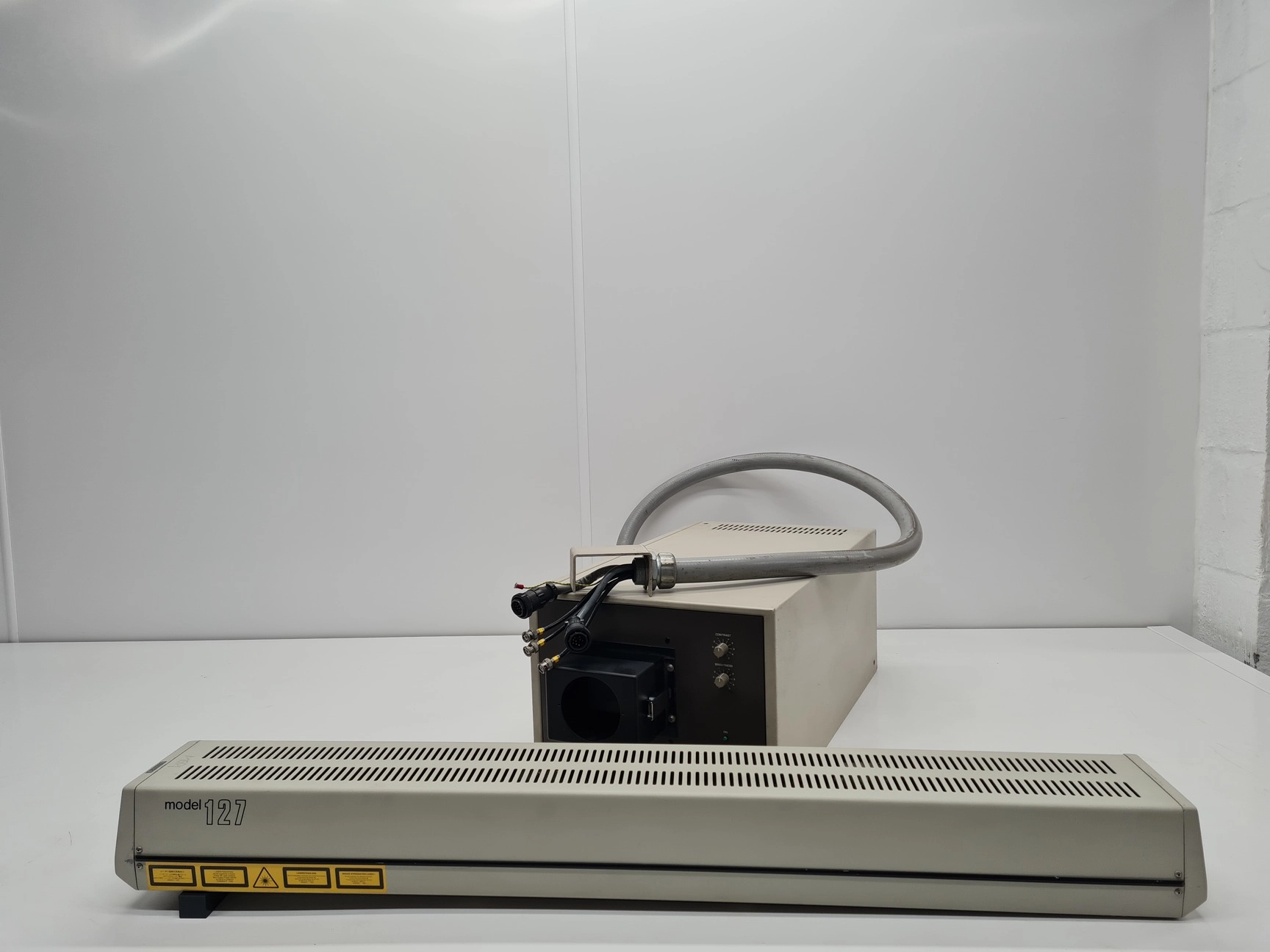 Spectra-Physics Lasers Mode 127-25R with Philips Type PW 6756/00 Power Supply