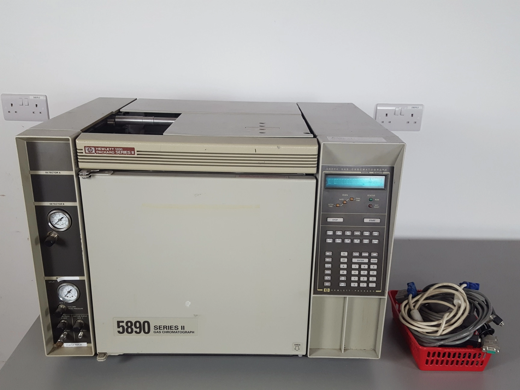 Hewlett Packard 5890 Series 2 GC Gas Chromatograph Lab