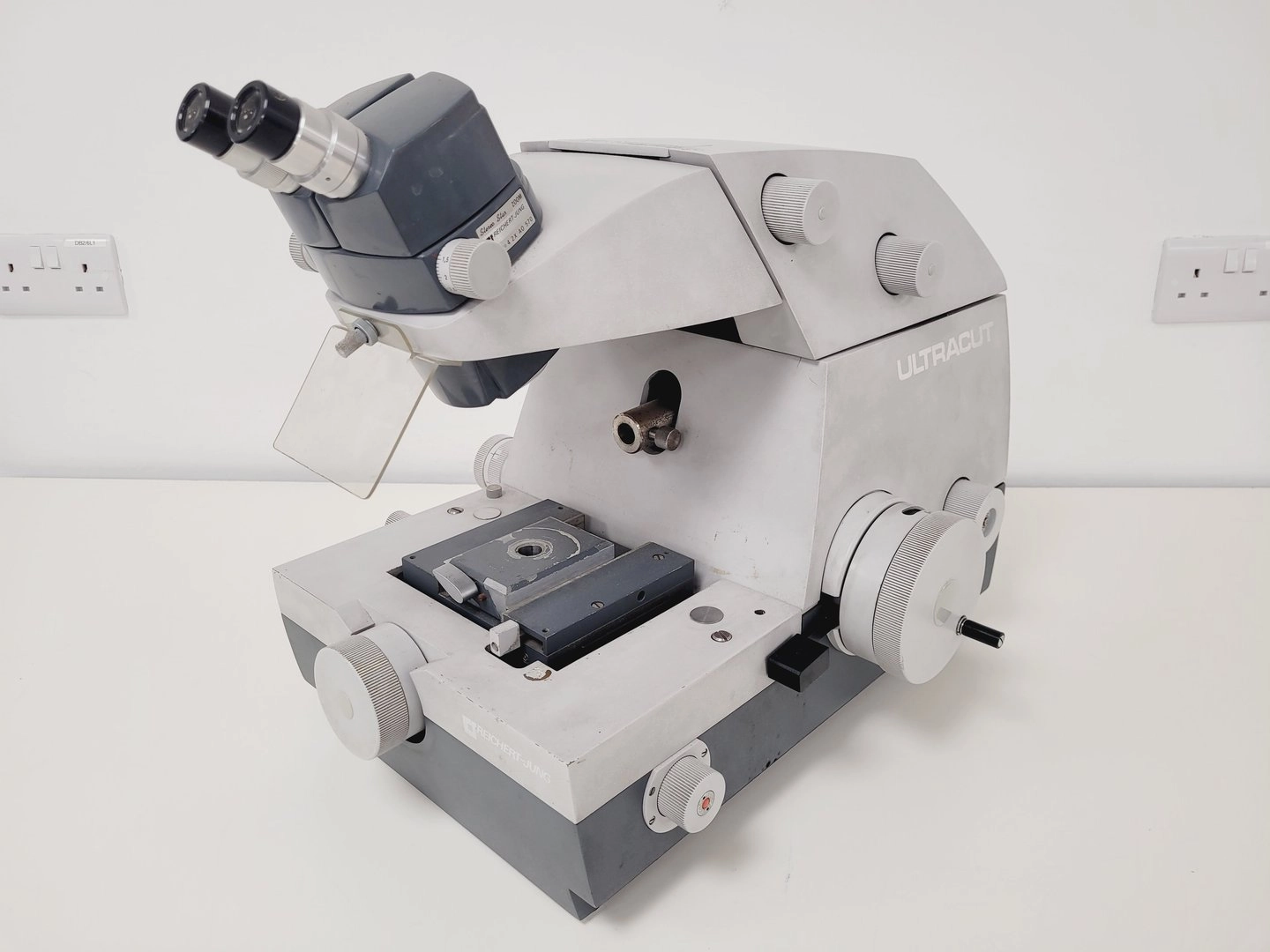 Reichert-Jung UltraCut Microtome 701701