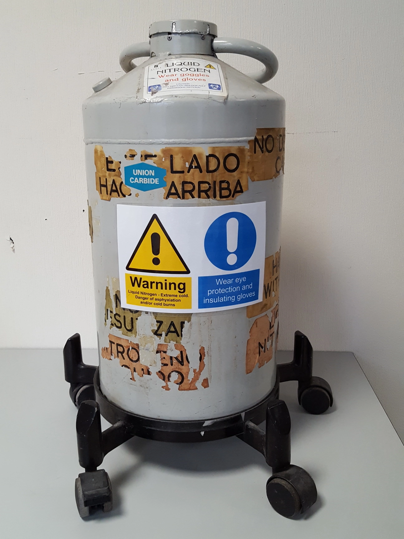 Union Carbide Liquid Nitrogen Refrigerator Tank/Dewar &amp; Trolley Lab