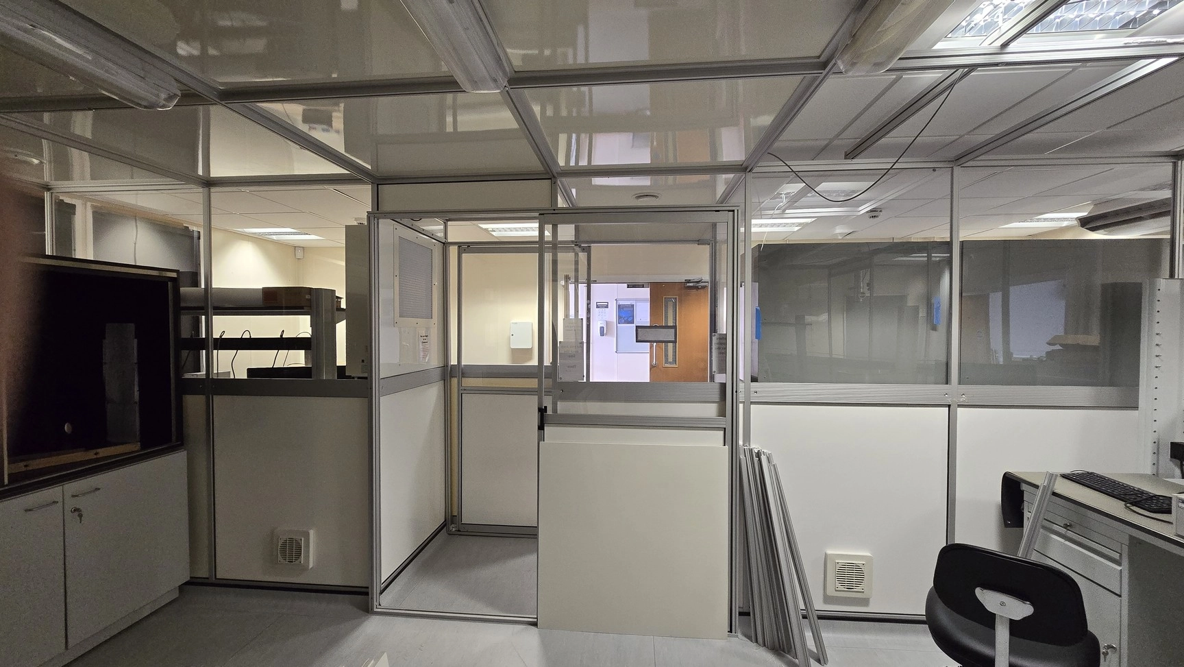 Monmouth Scientific Aluminium Modular Cleanroom 6m x 4m, 3 x CAM2250 Filter Lab