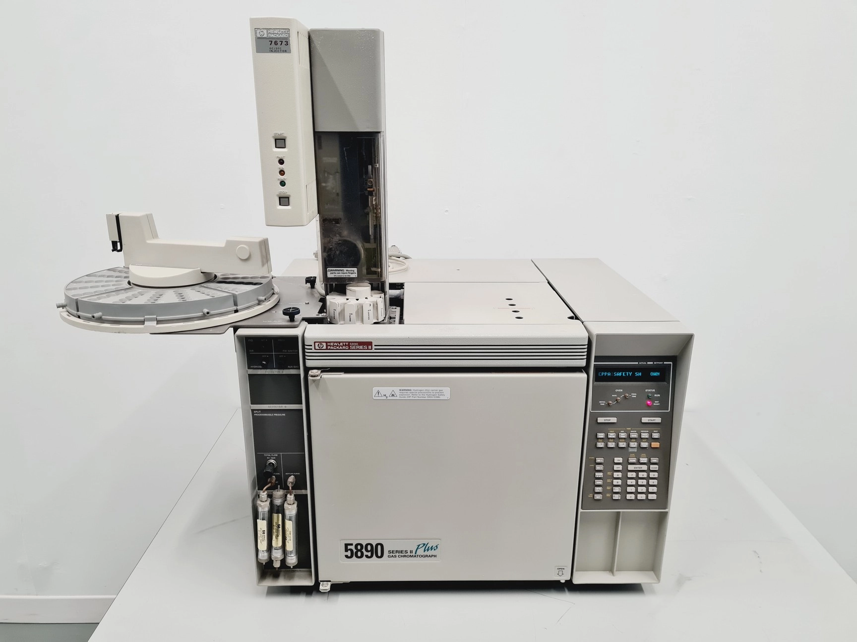 Hewlett Packard 5890 Series II Plus Gas Chromatograph w/ HP 7673 Injector Lab