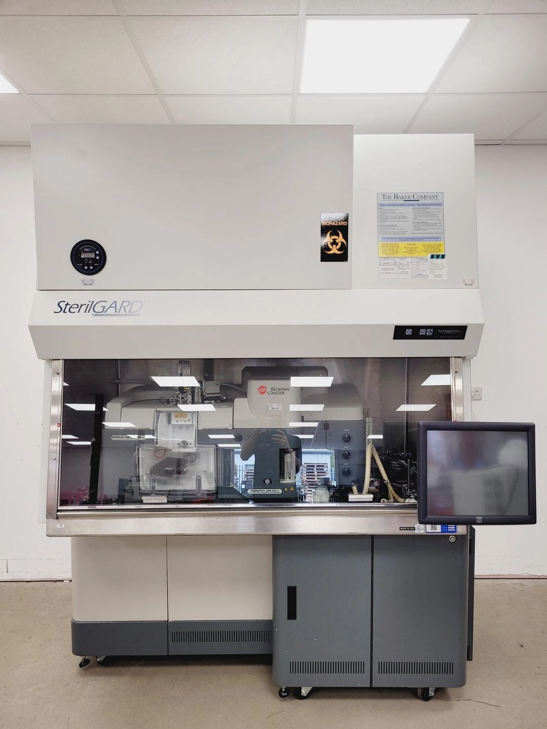 Beckman Coulter MoFlo Astrios EQS Flow Cytometer System &amp; Sterilgard Cabinet Lab