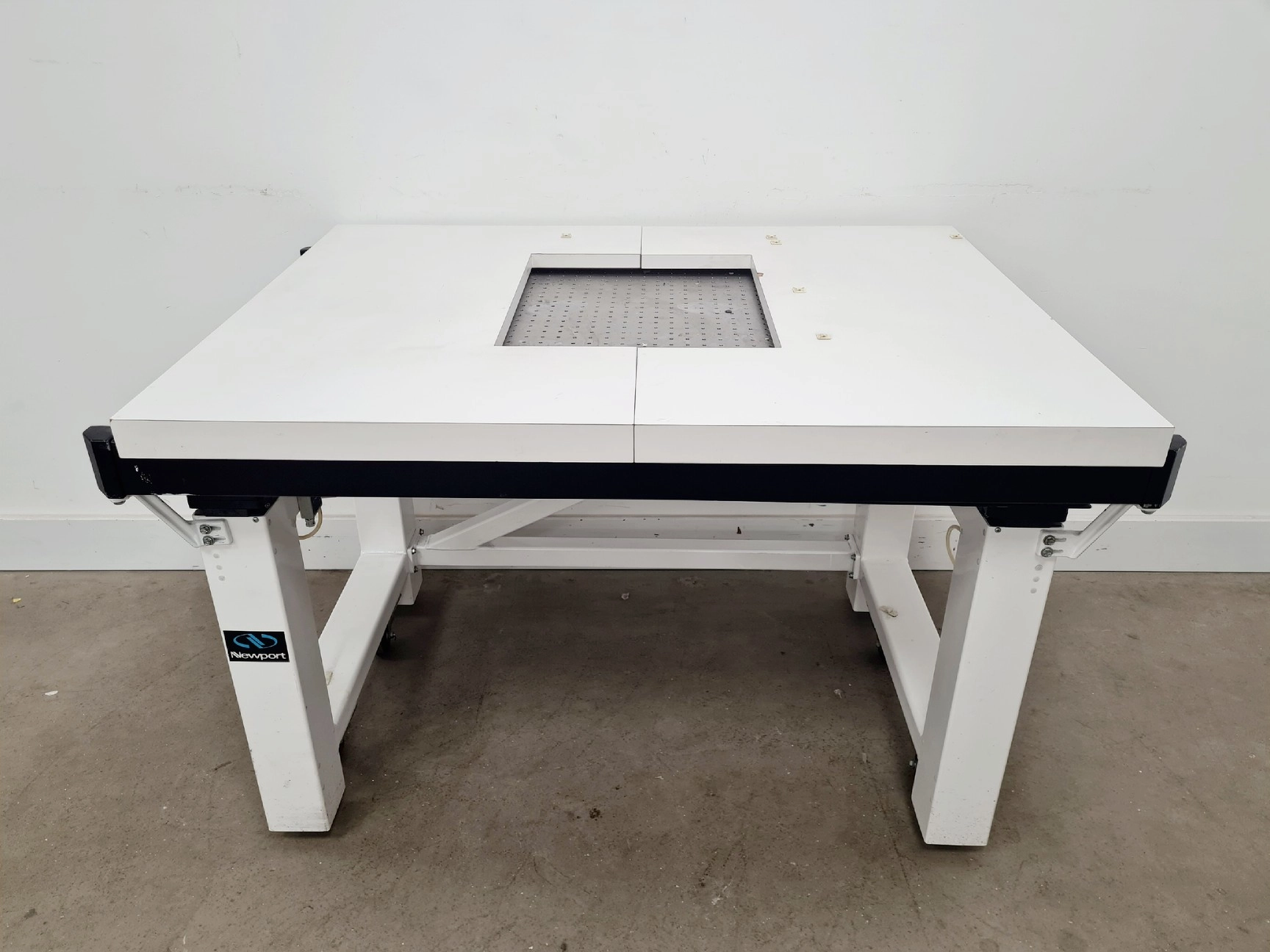 Newport HVH3048-OPT 140x95x85cm Pneumatic Optical Table Lab