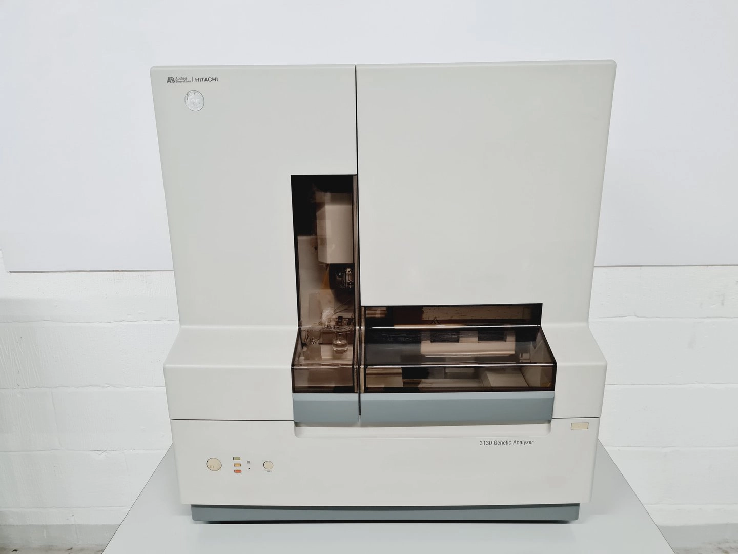 Applied Biosystems Hitachi 3130 Genetic Analyzer Lab