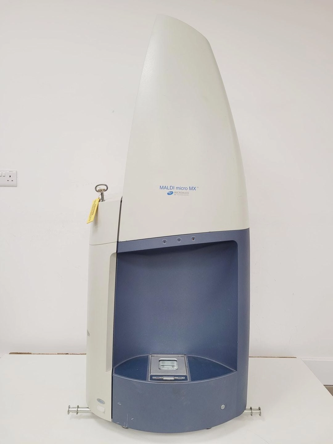 Waters Maldi Micro MX Mass Spectrometer Lab