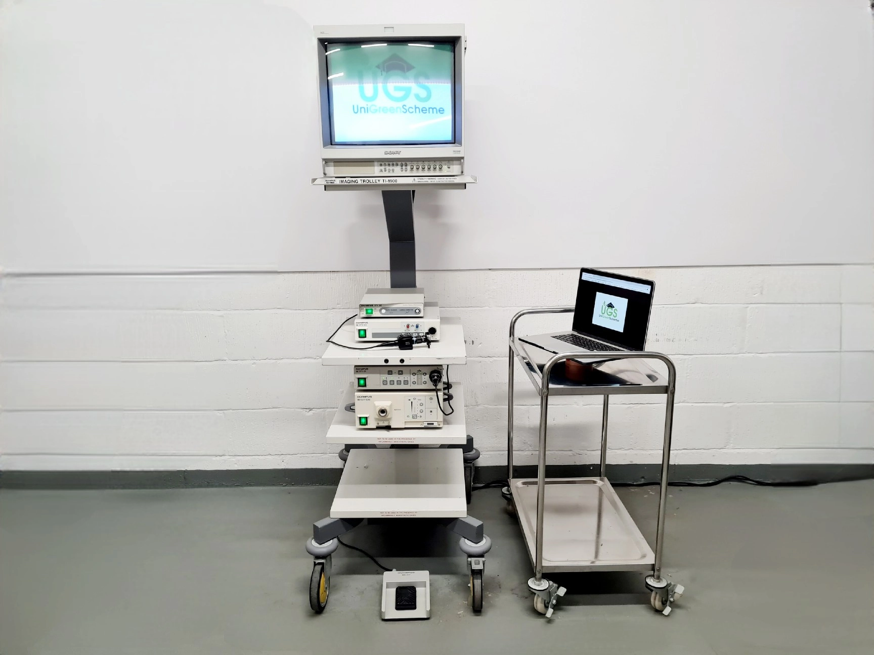 Olympus Model CLV-S20 Endoscopy System w/ Sony PVM-205MD Lab