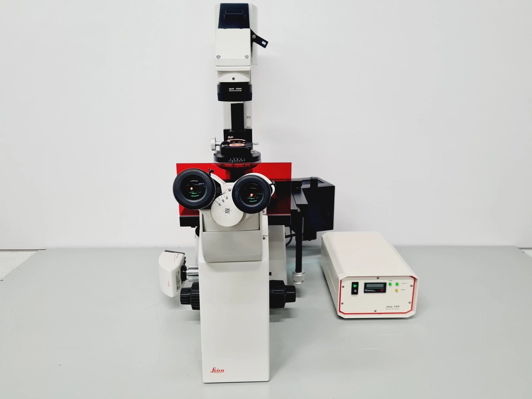 Leica DMIRB Inverted Microscope With 6 Objectives &amp; EBQ 100 PSU Lab