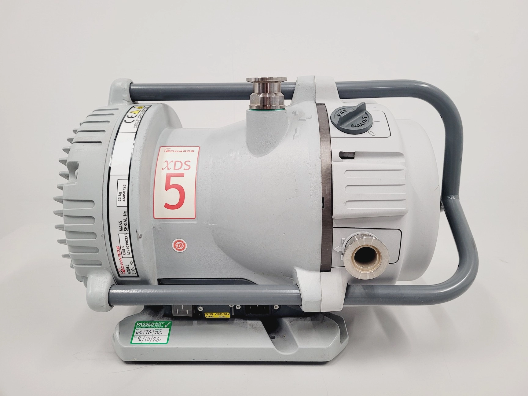 Edwards XDS5 A72401903XS Dry Scroll Vacuum Pump | LabX.com