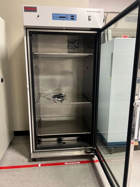 Thermo Scientific Large-Capacity Reach-In CO2 Incubator