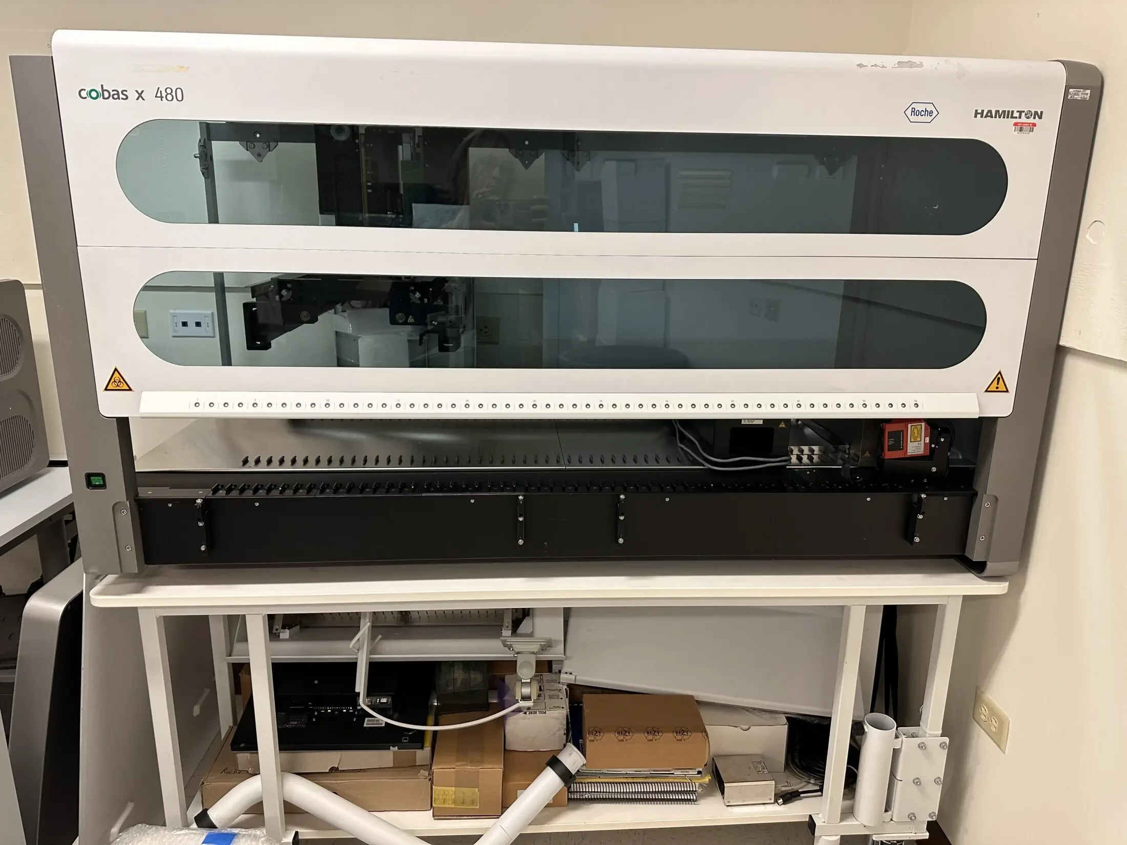 Roche cobas x 480 instrument