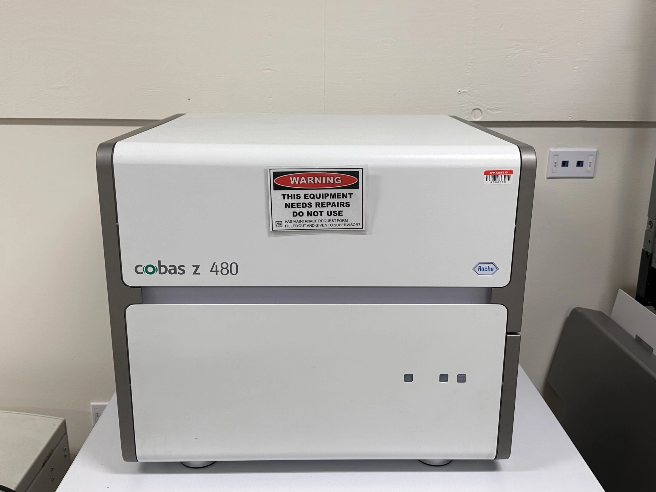 Roche cobas z 480 analyzer