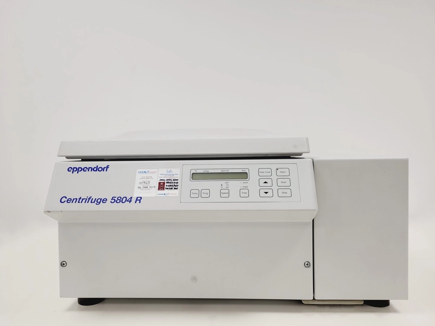 Eppendorf Refrigerated Laboratory Centrifuge 5804 R Lab