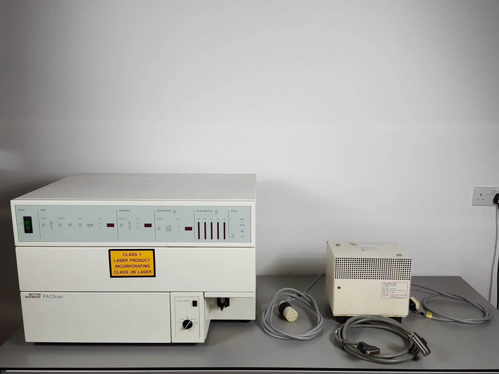 Becton Dickinson FACScan Fluorescence Activated Cell Analyzer &amp; Transformer Lab