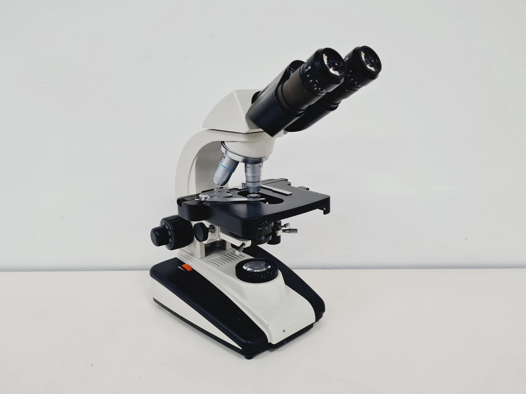 Prior PL012 Binocular Microscope With 4 x Objectives Lab