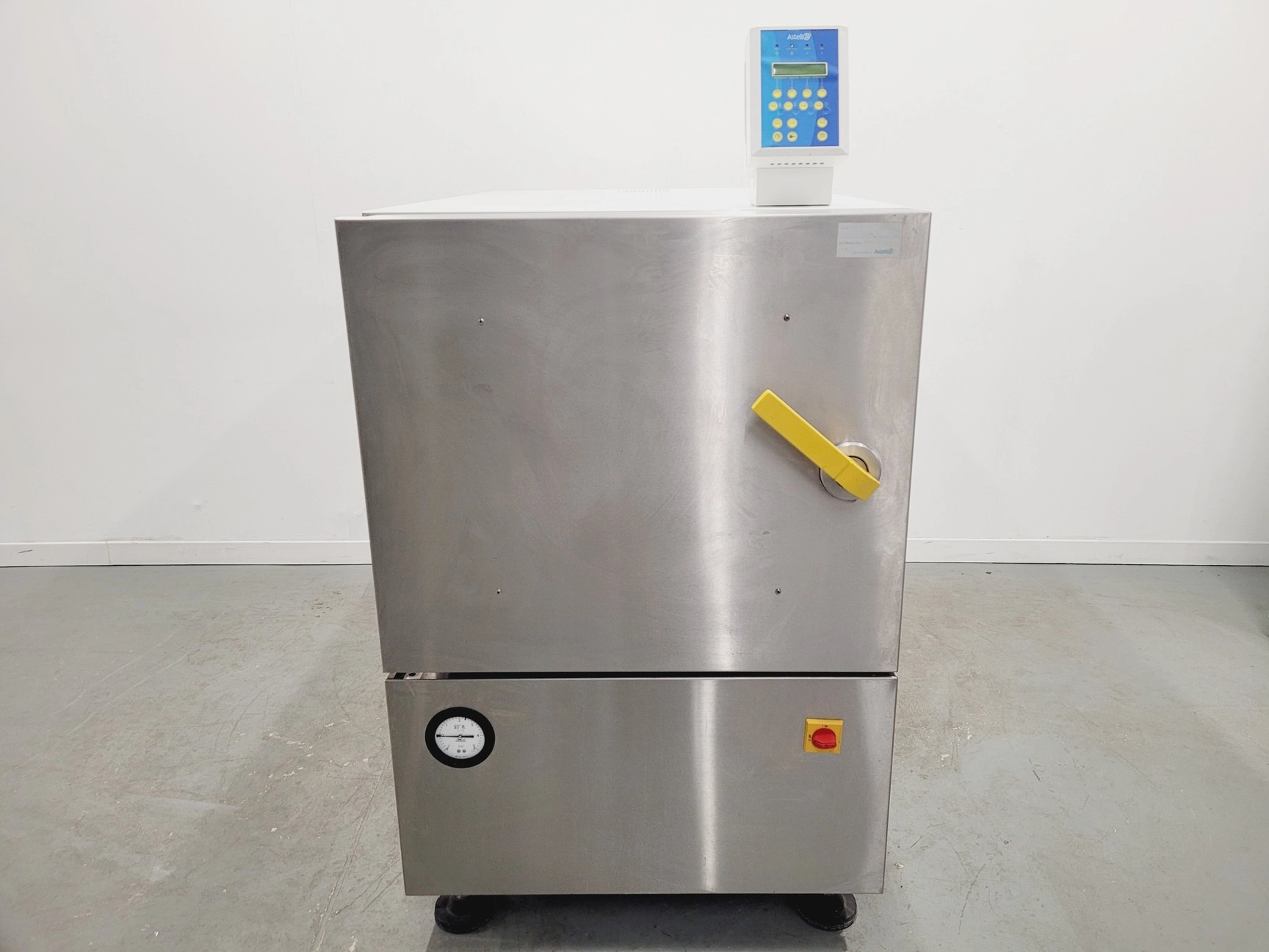 Astel Scientific ASB300 Floor Standing Autoclave 330 Litres Lab