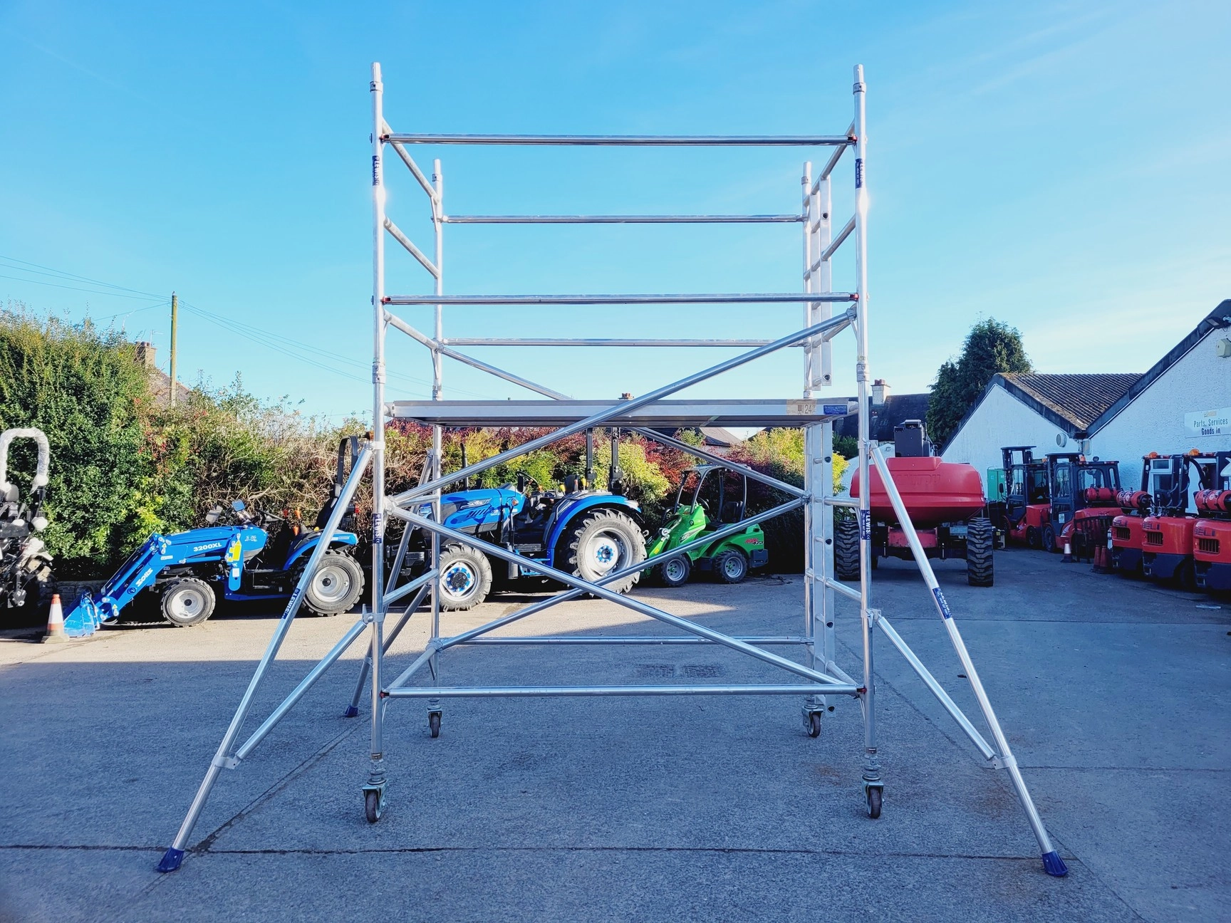 Lewis Aluminium Scaffold Tower 1.45m Double Width 2.2m Platform 4.2m Height