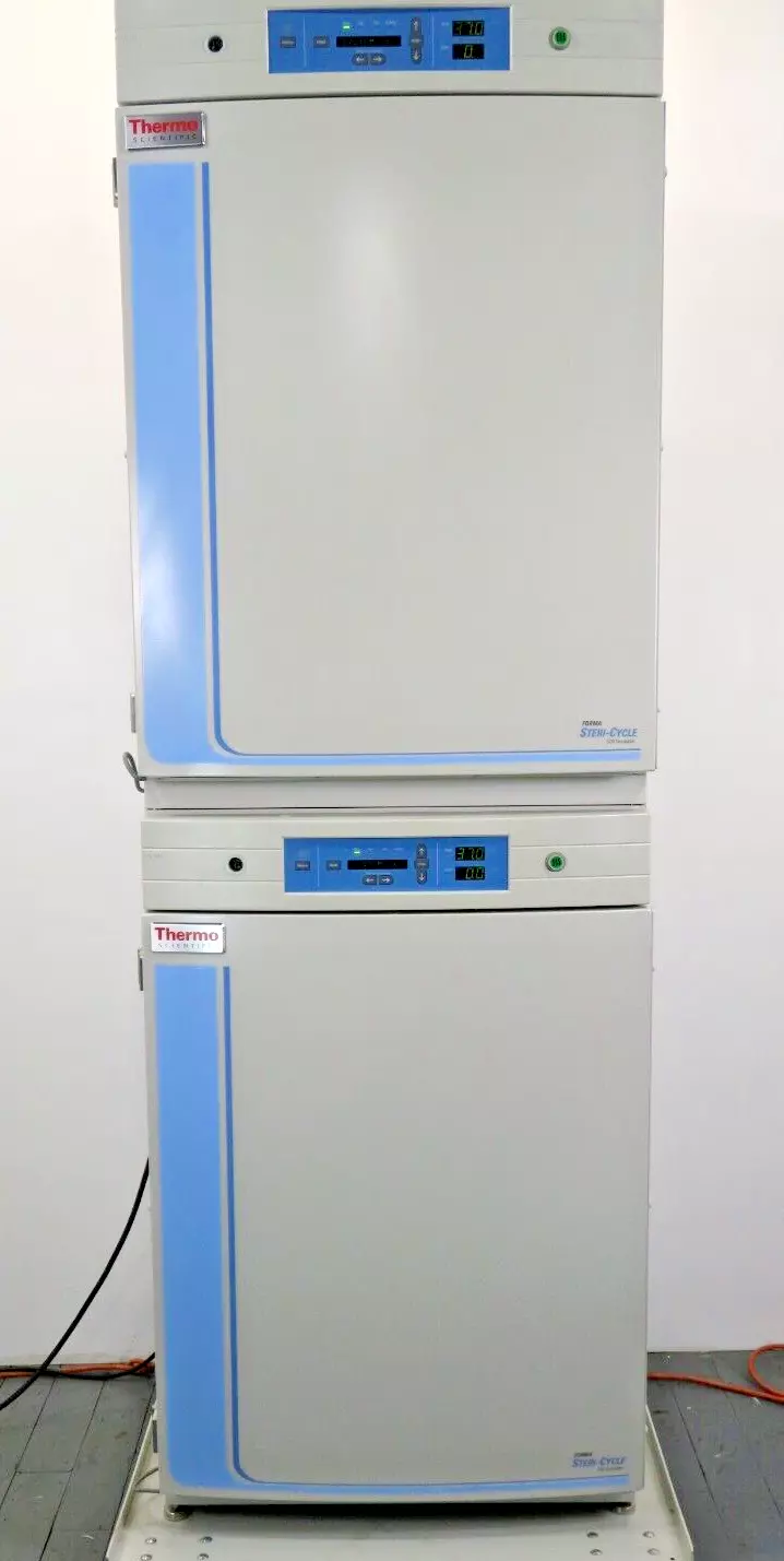 Thermo Scientific Dual Stacked 370 Steri-Cycle CO2 Incubator