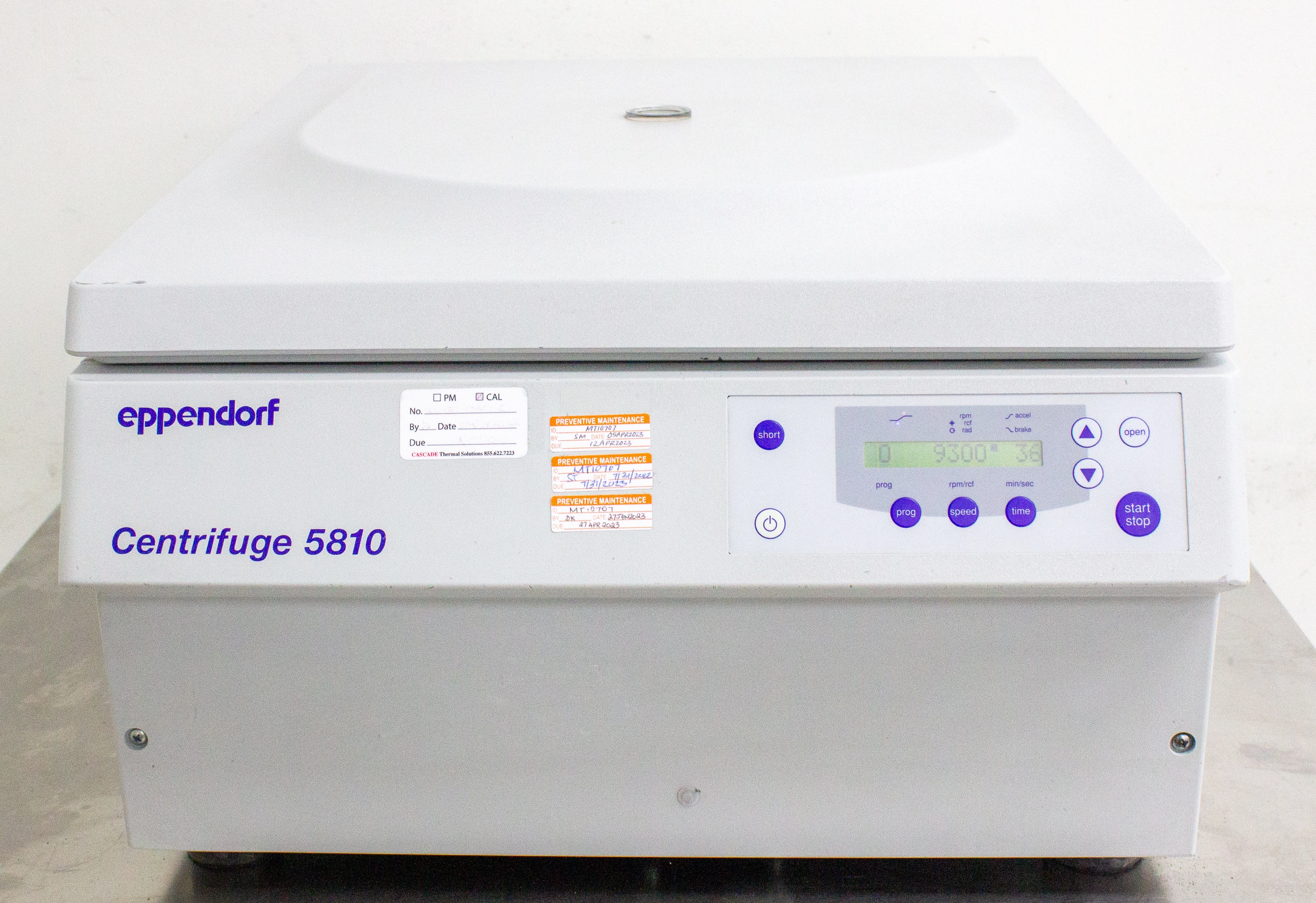 Eppendorf Benchtop Centrifuge Model 5810 w/ F-34-6-38 Rotor - 3373275