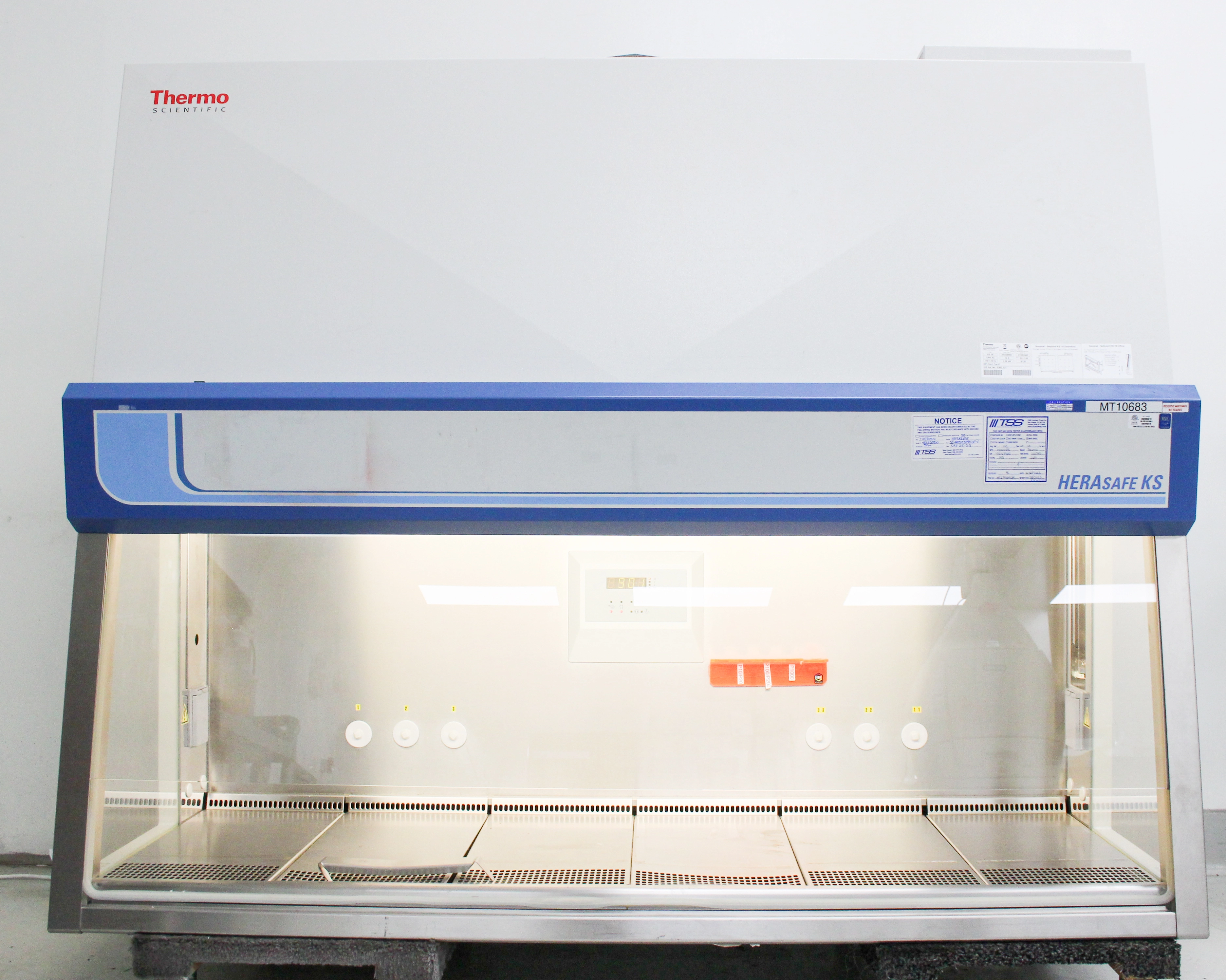 Thermo Scientific HERAsafe KS 18 Class II, Type A2 6' Biological Safety Cabinet - 3373548