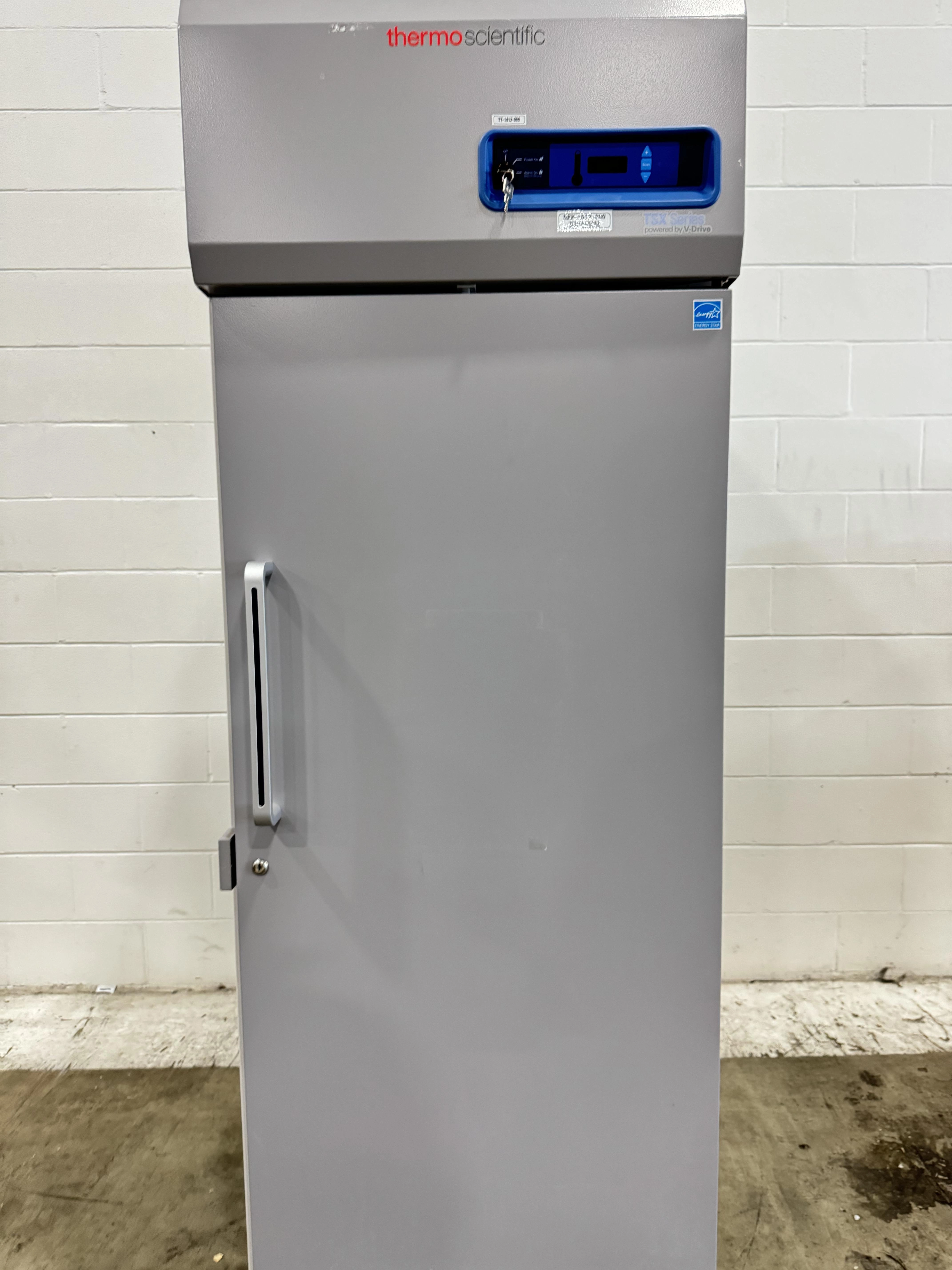 Thermo Fisher TSX3005SA High-Performance Lab Refrigerator 29.2 cu. ft. 827 L - ST117245