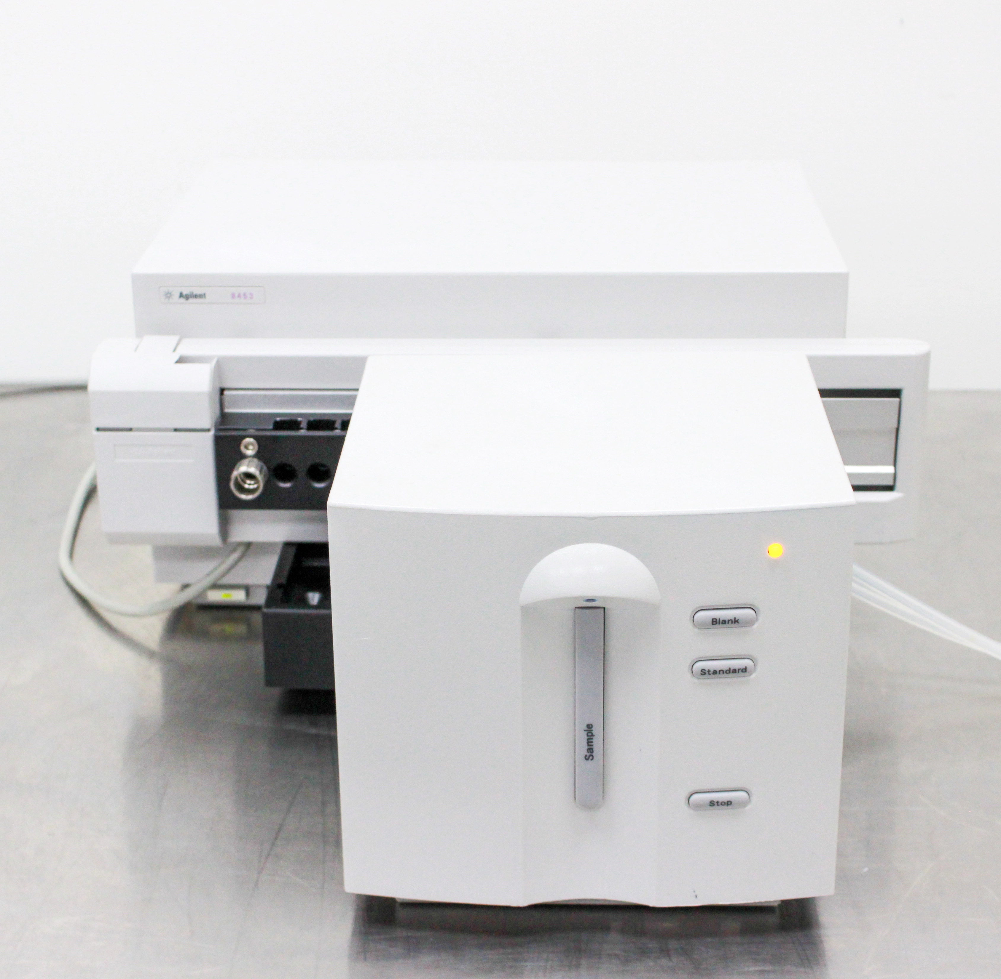 Agilent 8453 Spectrophotometer UV-Visible UV-Vis G1103A 120V/220V 50Hz/60Hz - 3374150