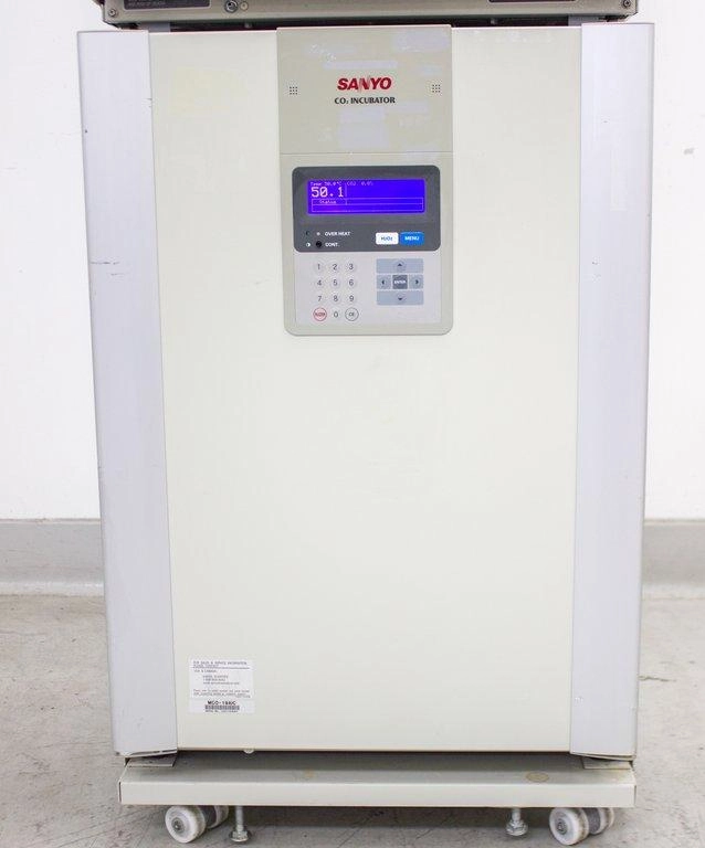 Sanyo CO2 Incubator MCO-19AIC - Well-Maintained Laboratory Equipment with a 30-Day Warranty - 170L Capacity - 3374688